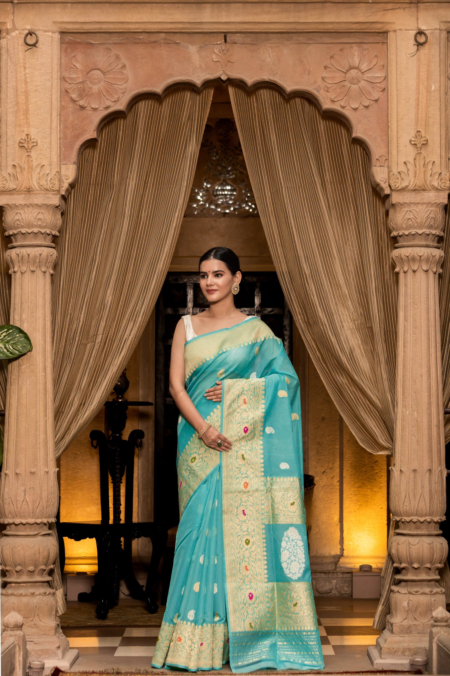 Teal Handwoven Kadwa Katan Silk Saree - Panaya