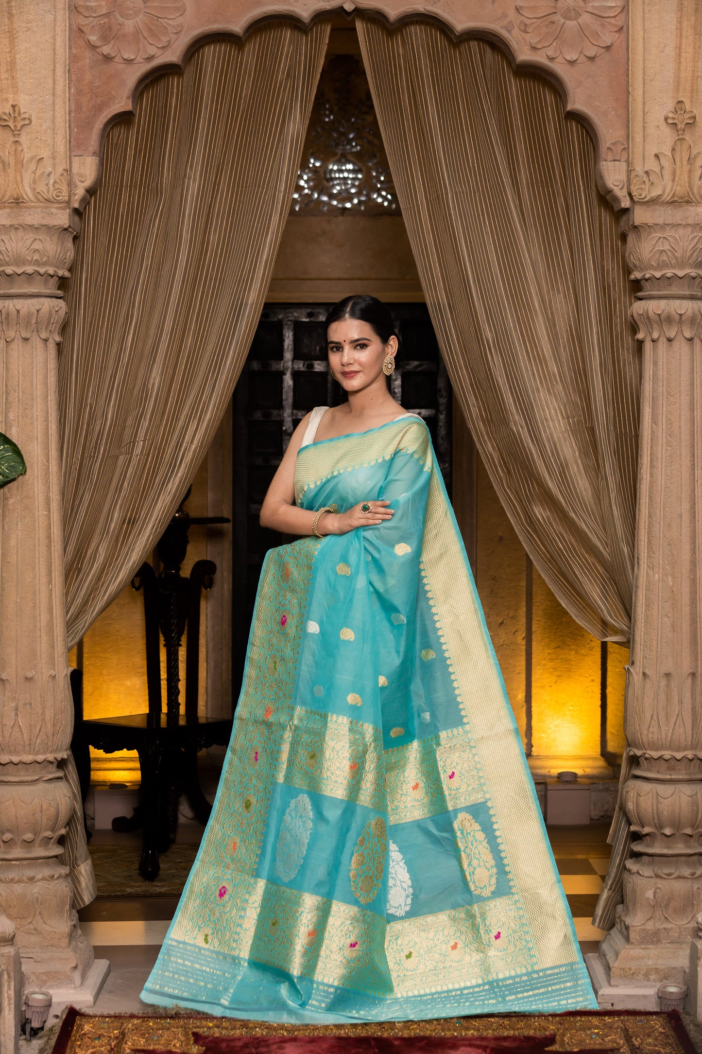 Teal Handwoven Kadwa Katan Silk Saree - Panaya