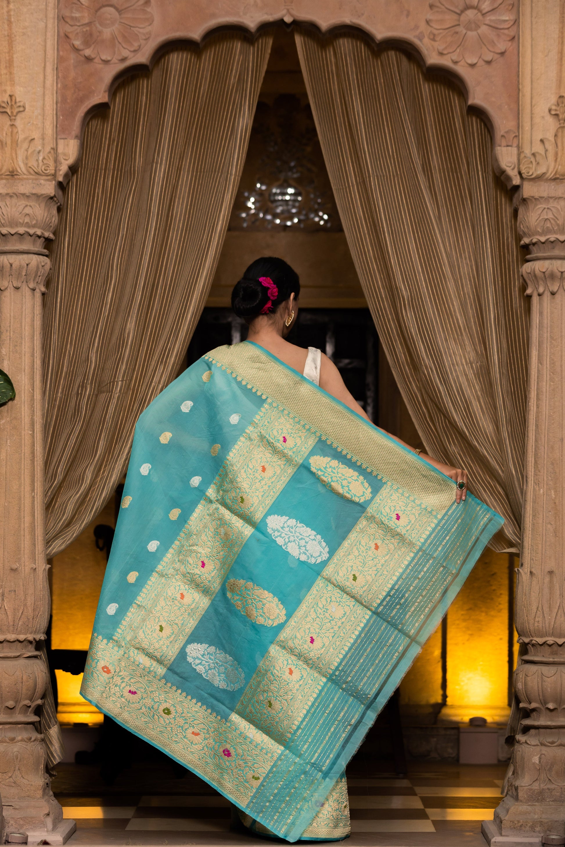 Teal Handwoven Kadwa Katan Silk Saree - Panaya