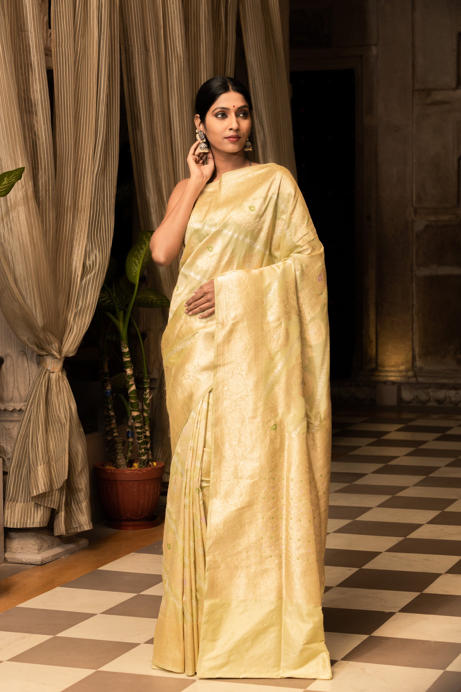 Pista Green Handwoven Kadwa Katan Silk Saree - Panaya