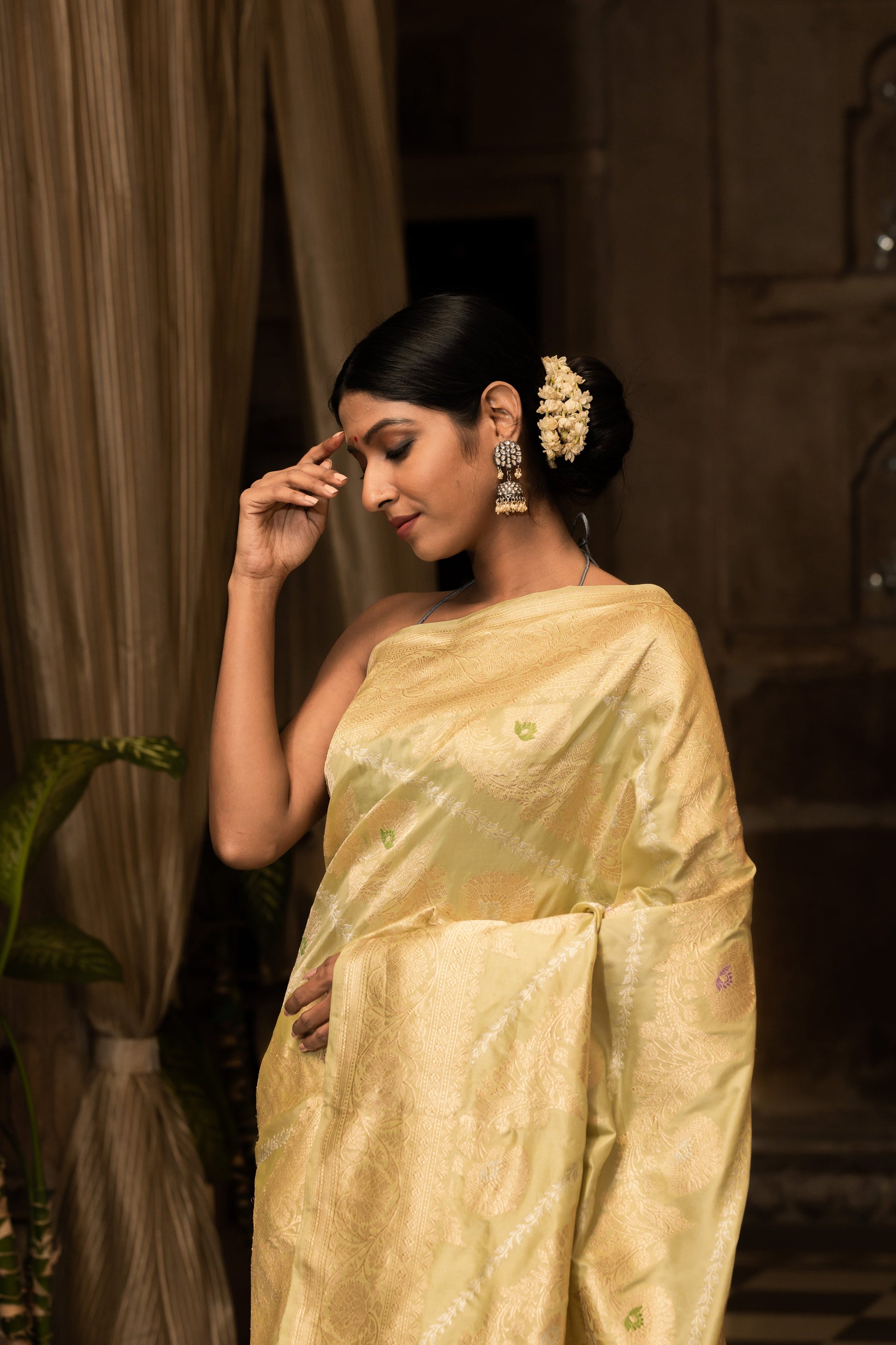 Pista Green Handwoven Kadwa Katan Silk Saree - Panaya