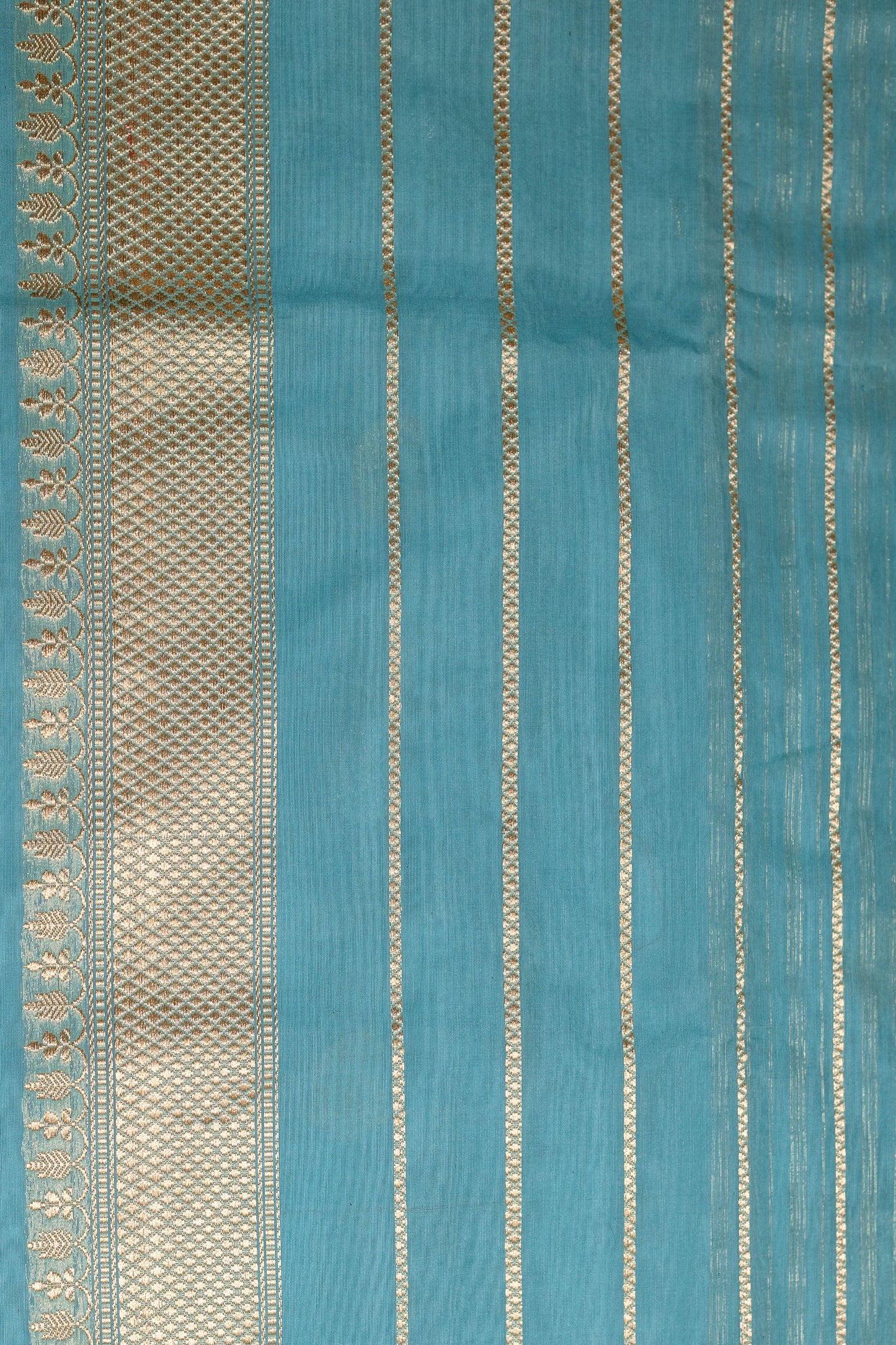 Teal Handwoven Kadwa Katan Silk Saree - Panaya