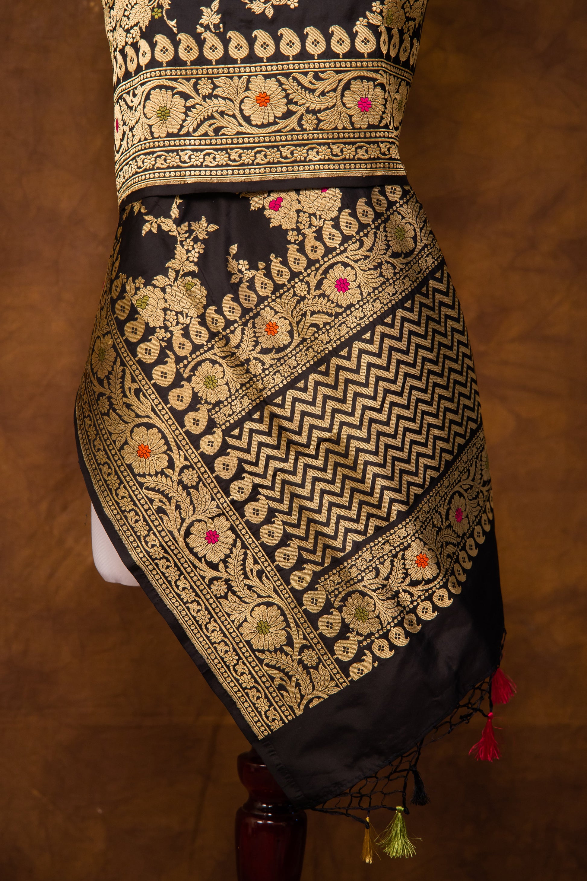 Black Katan Pure Silk Dupatta - Panaya