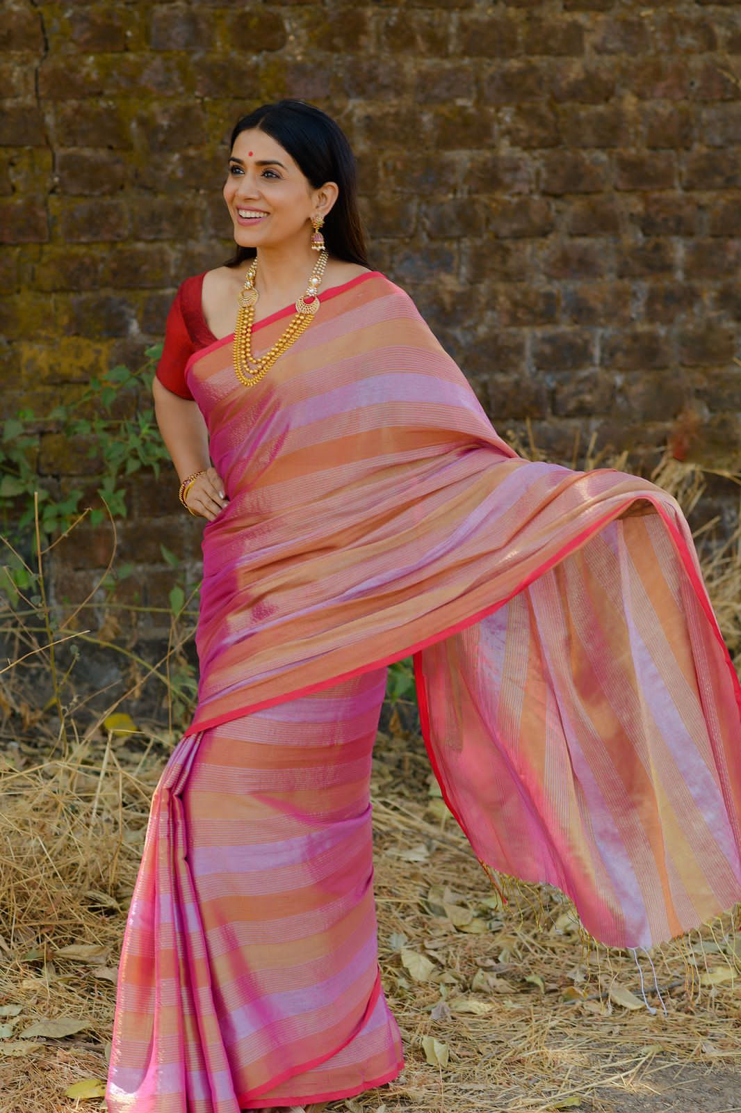 Peach Crown Jewel I Handloom Tissue saree