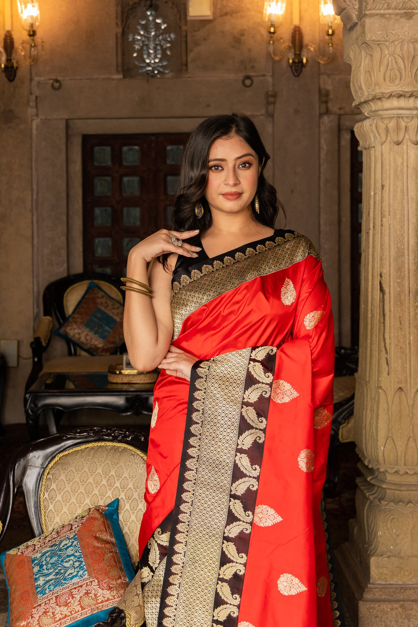 Red Handwoven Kadwa Katan Silk Saree - Panaya