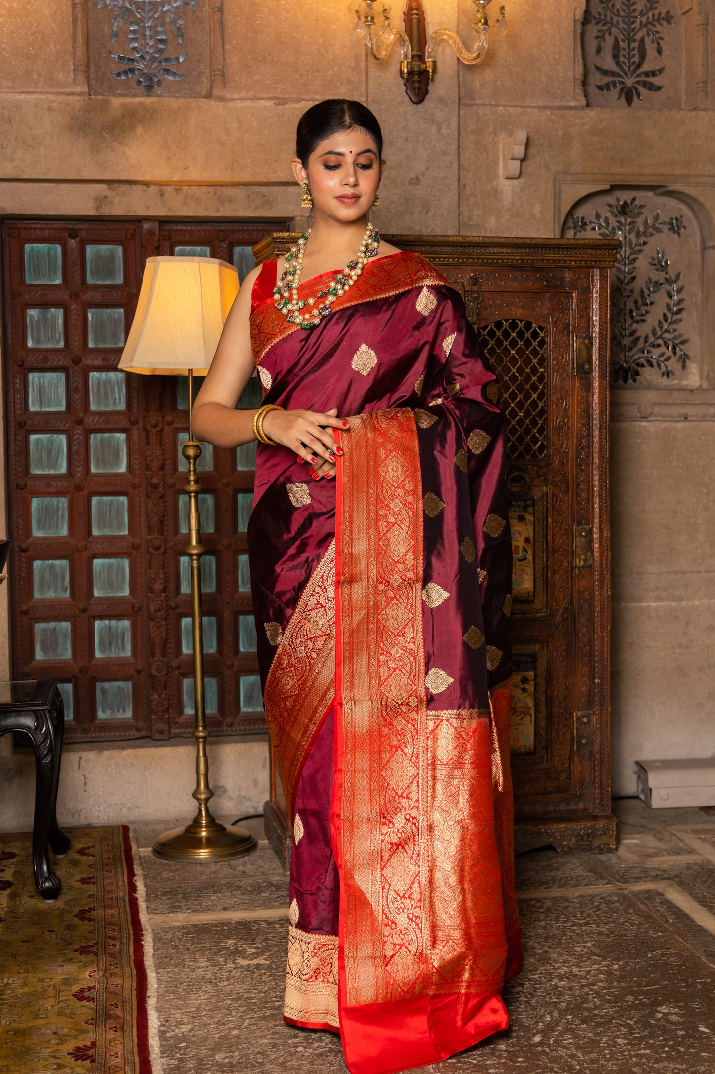 Maroon Handwoven Kadwa Katan Silk Saree - Panaya