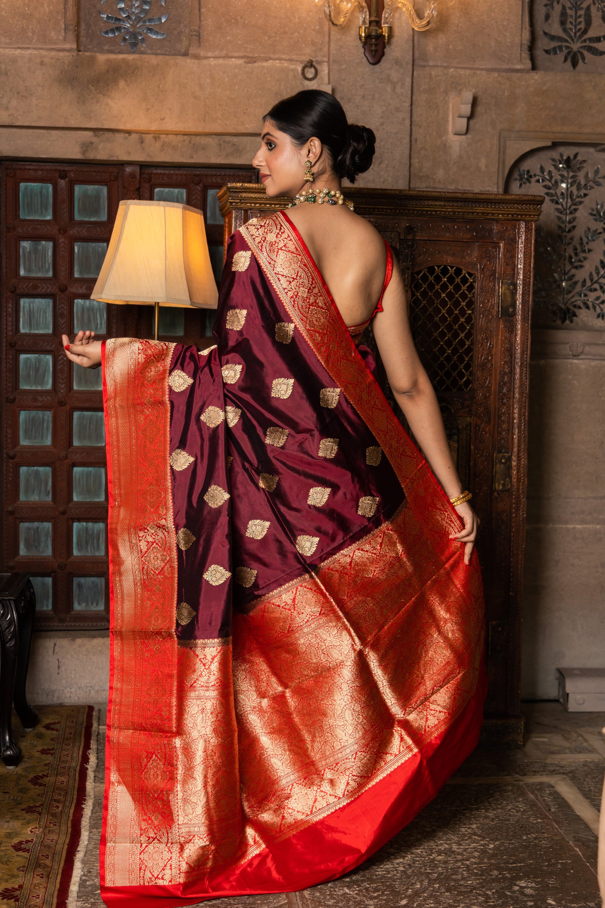 Maroon Handwoven Kadwa Katan Silk Saree - Panaya