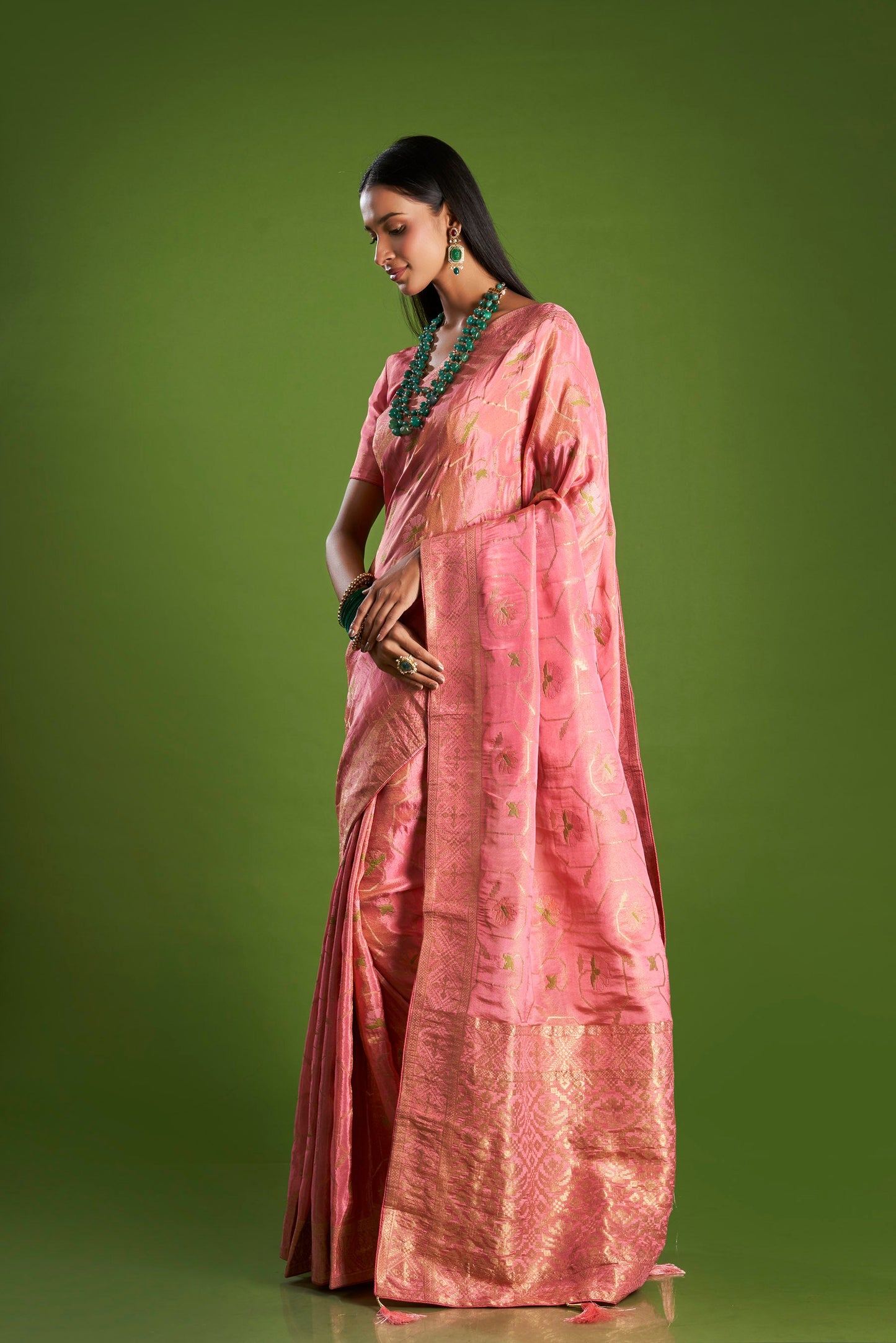 Women Pink Viscose Tissue Zari and thread work Saree