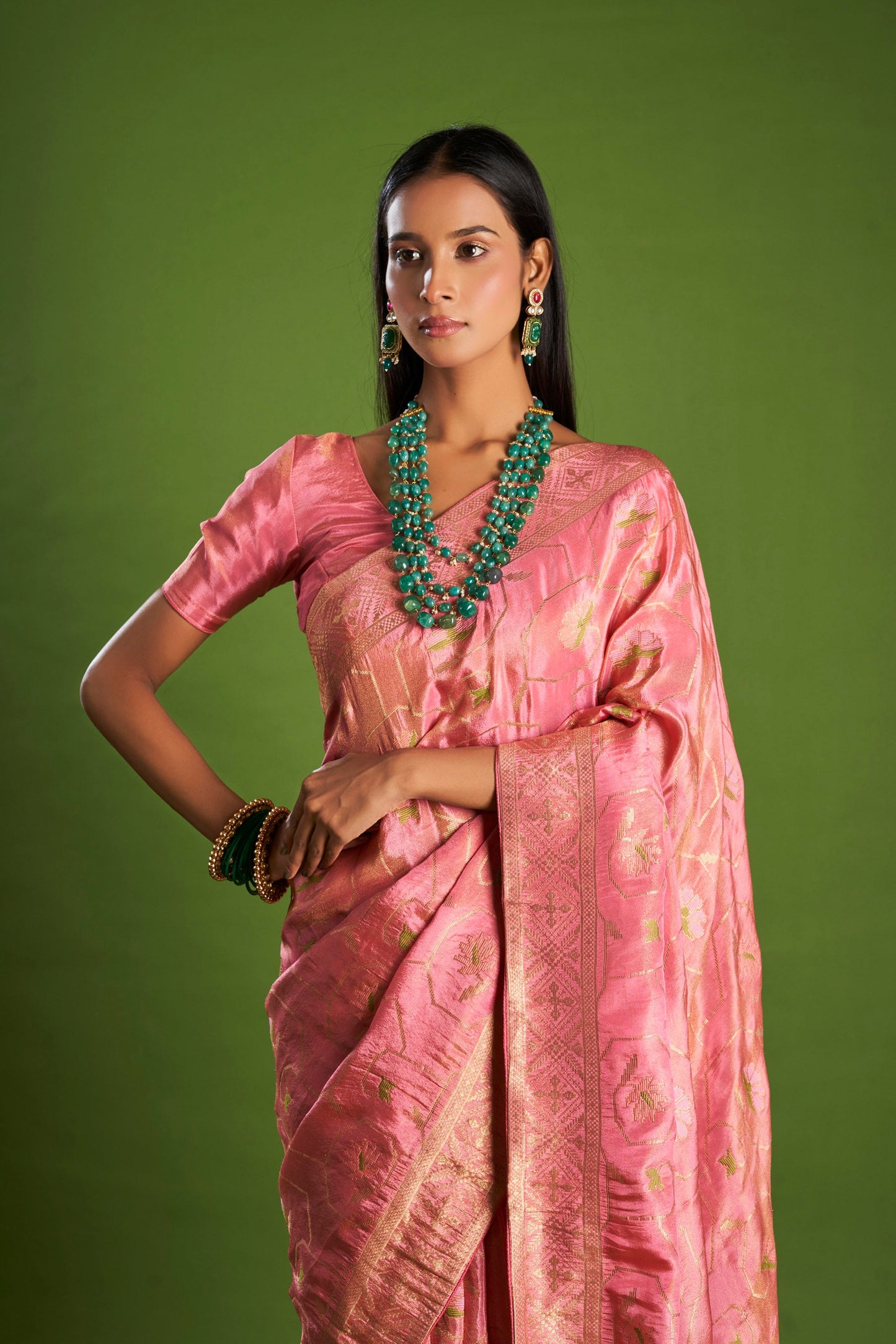 Women Pink Viscose Tissue Zari and thread work Saree