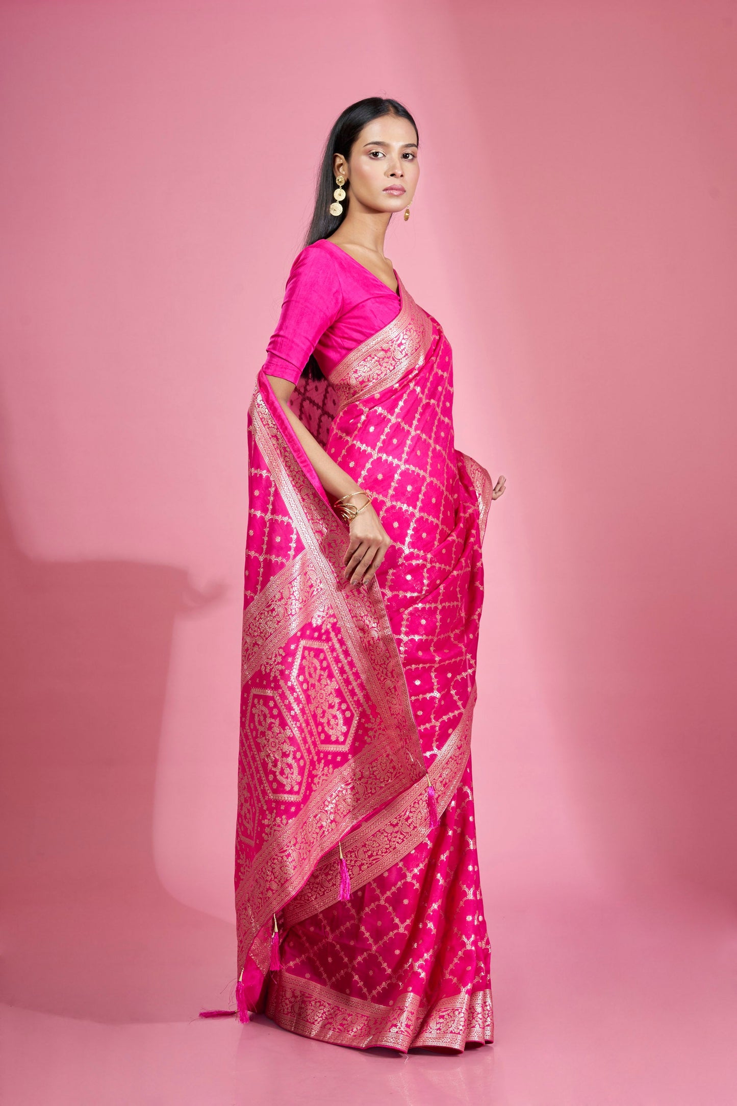 Women Rani Organza Weaving zari Saree