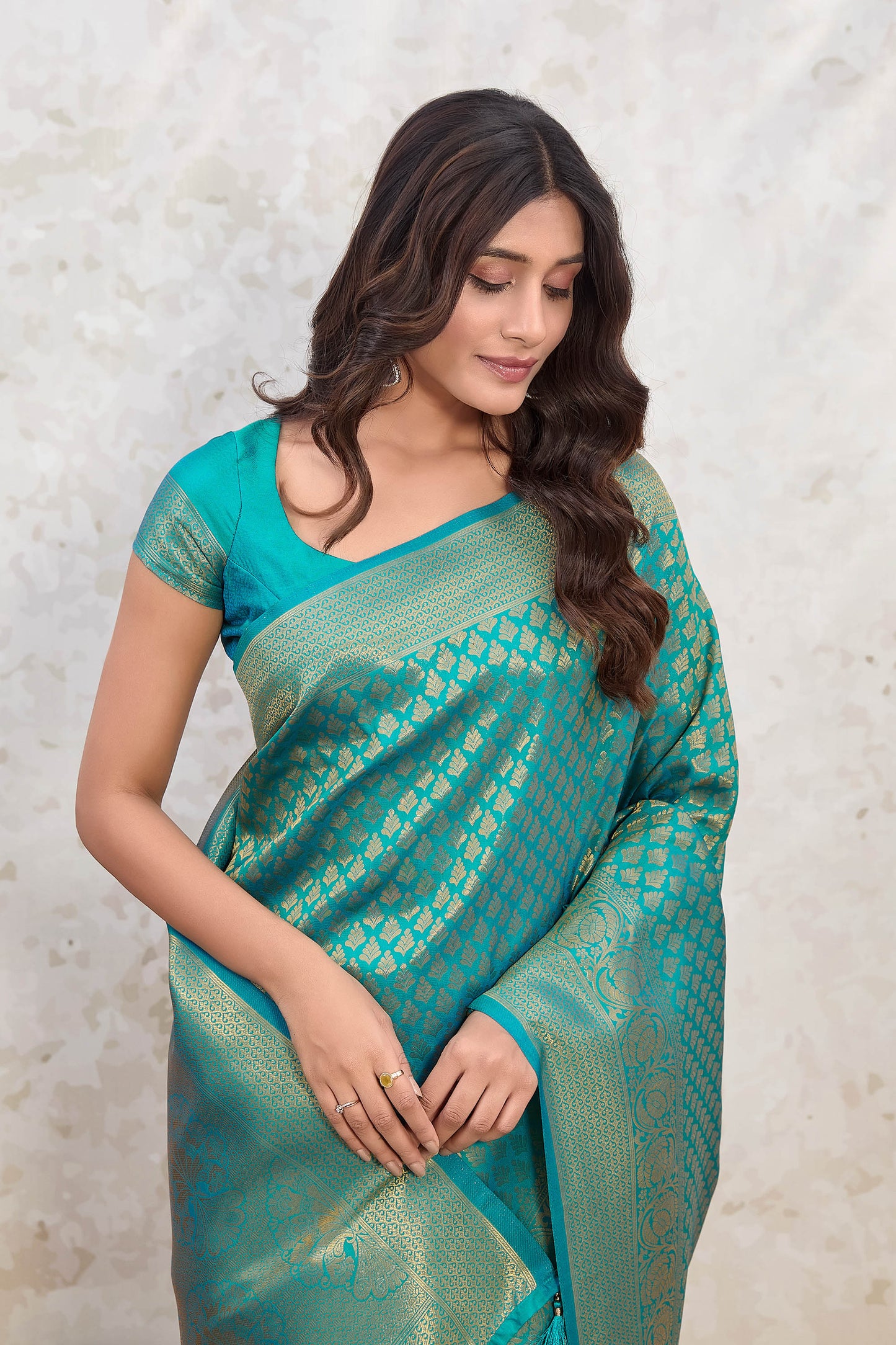 Rama Zari Ishkiya Viscose Kanjivaram Silk Saree