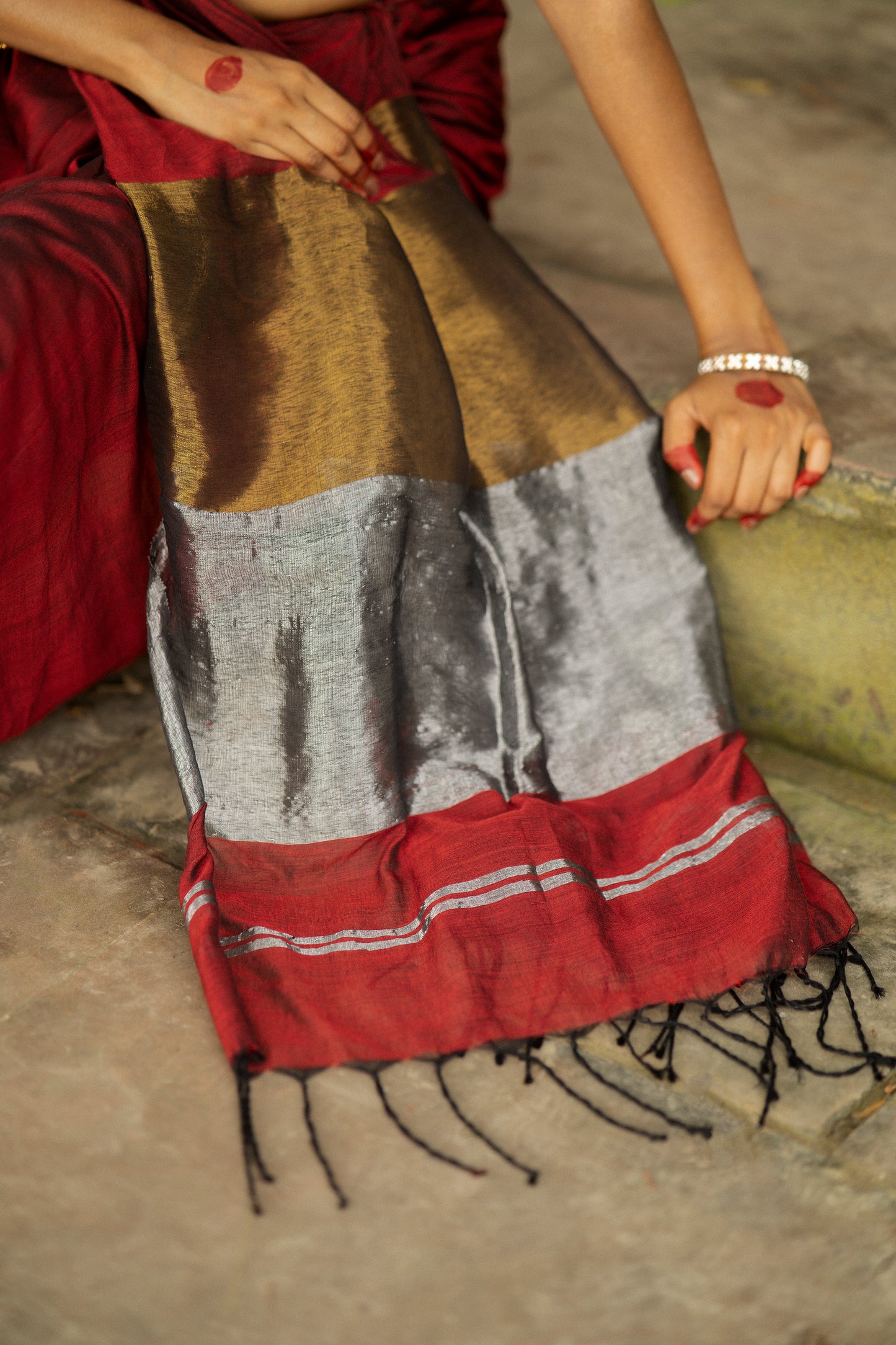 Rhythm Divine I Maroon cotton handloom saree