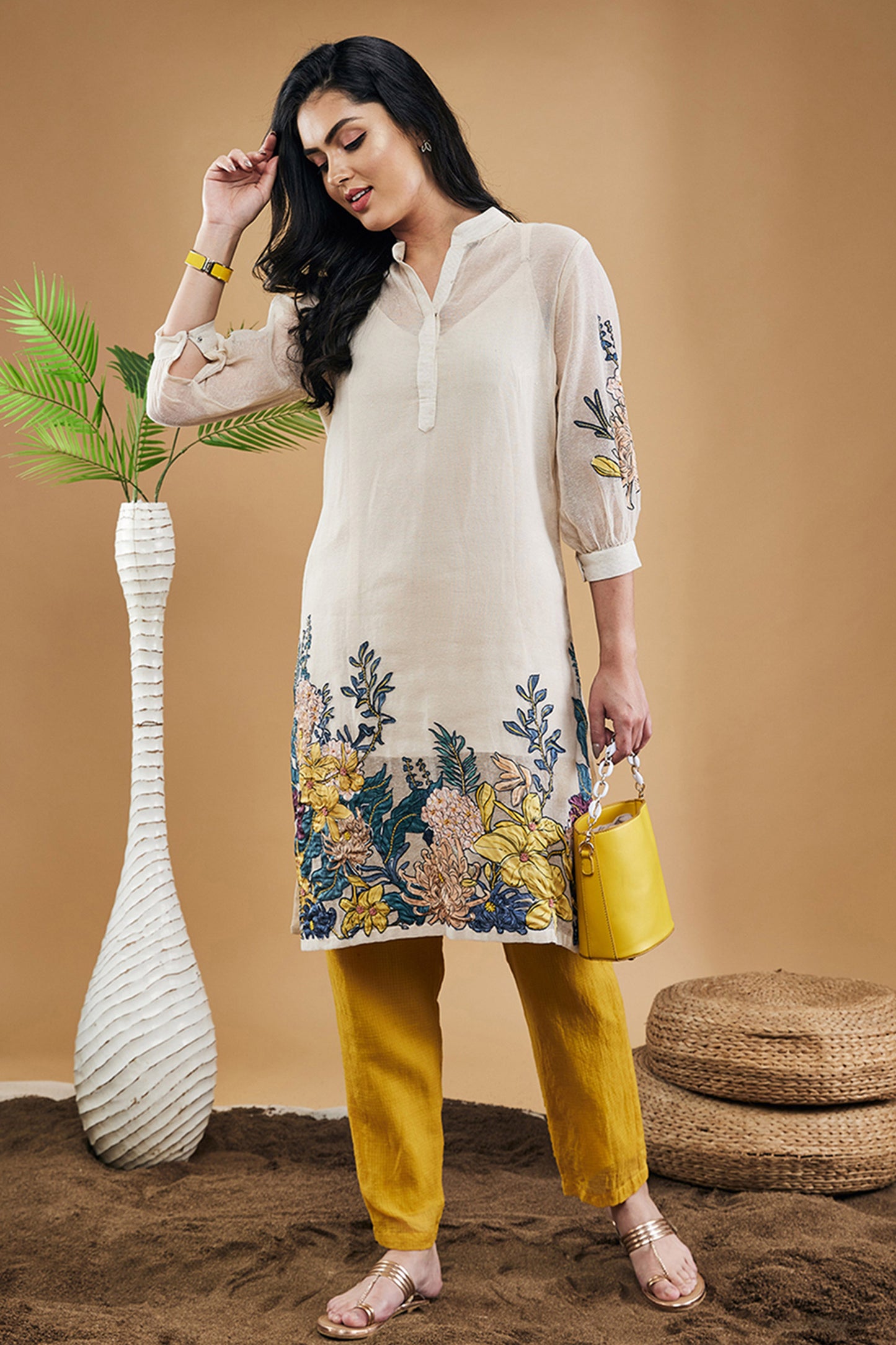 Zinnia Applique Off white Kurta With Pants