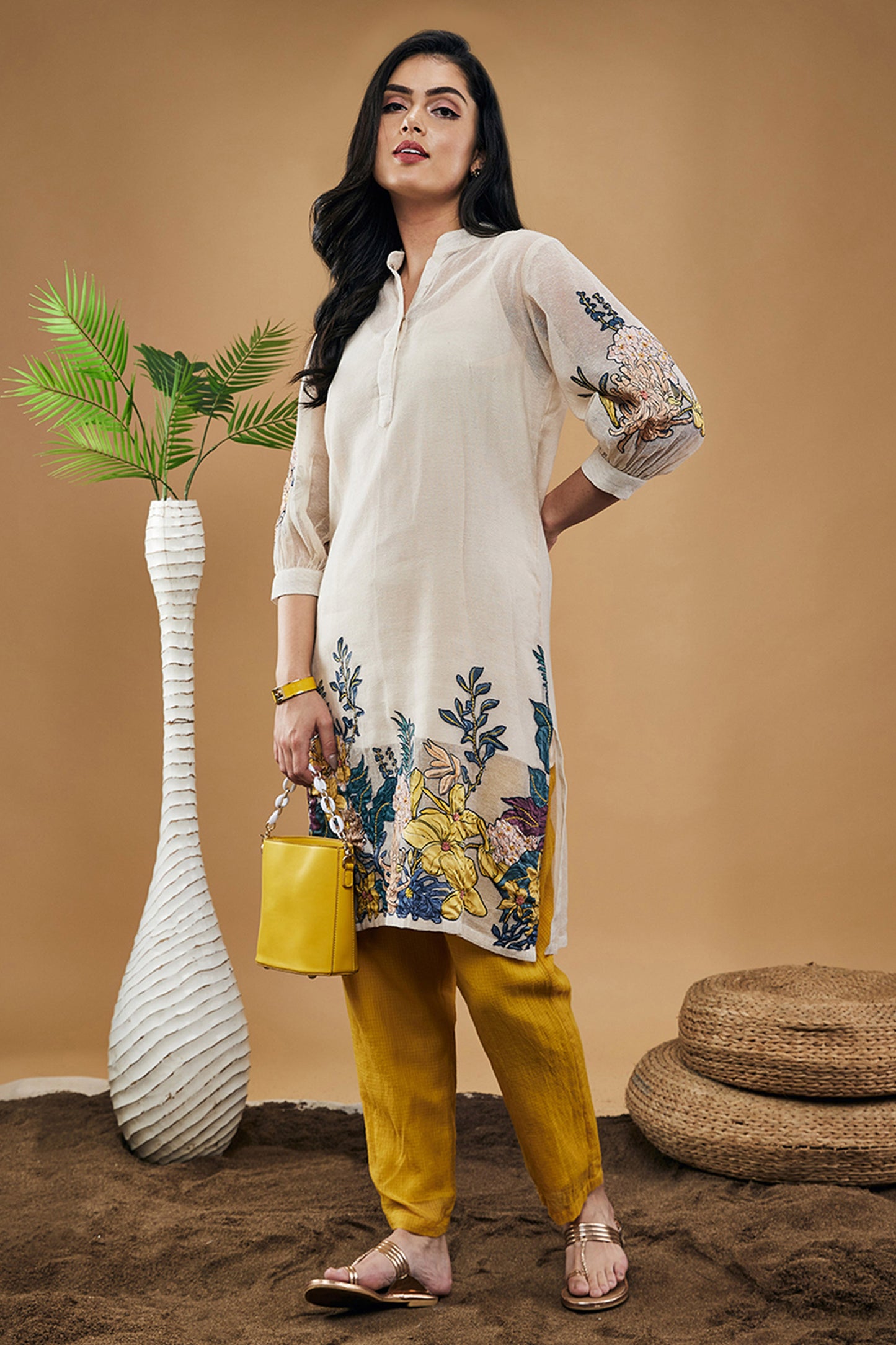 Zinnia Applique Off white Kurta With Pants