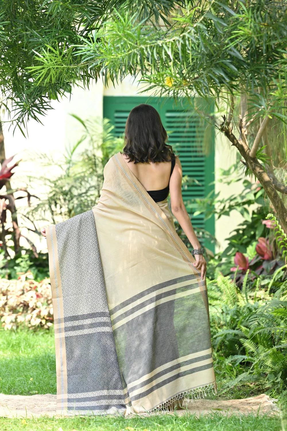 Handloom Beige Soft Cotton Saree With Grey Border & Pallu