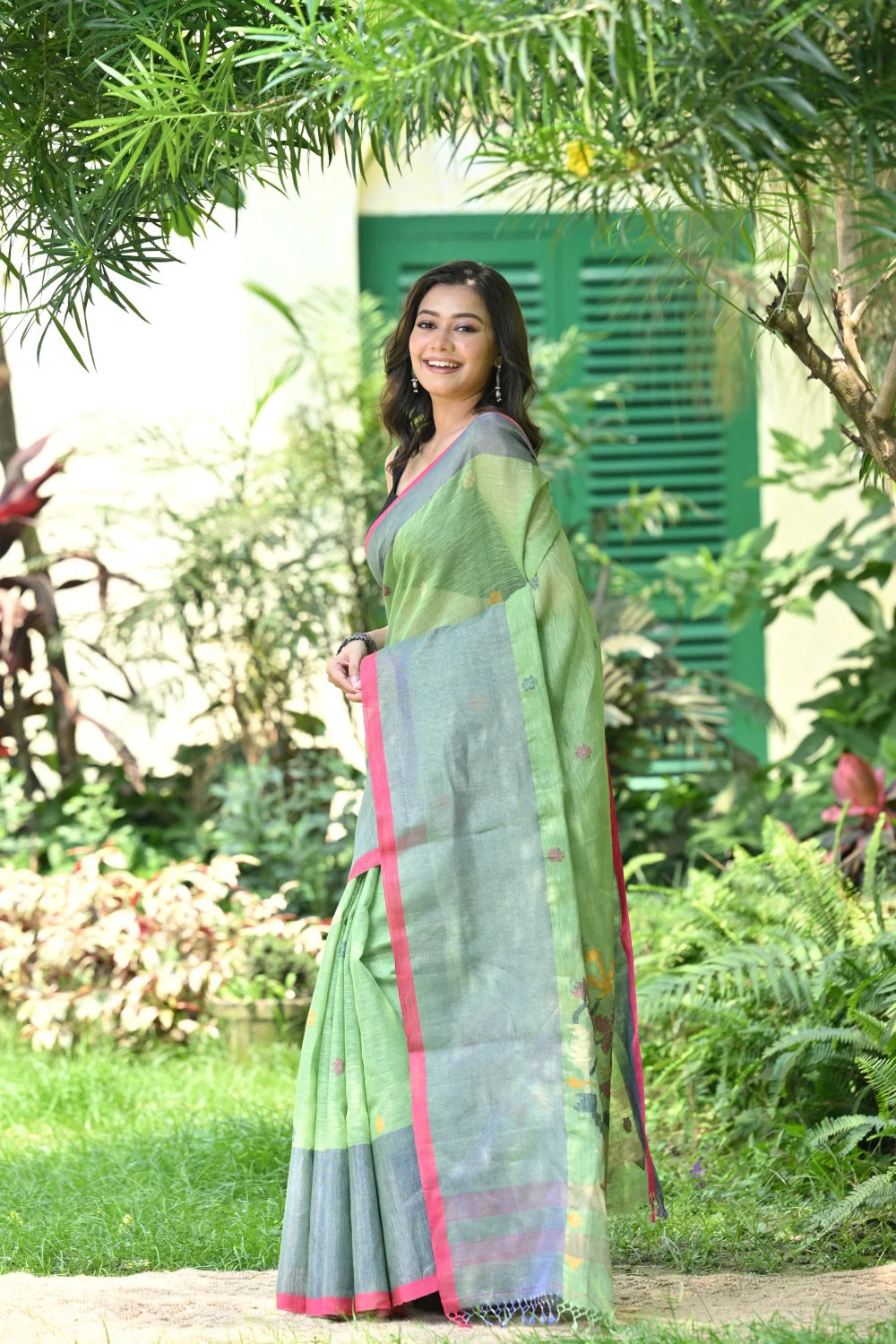 Handloom Fresh Green Pure Linen Zari Jamdani Saree