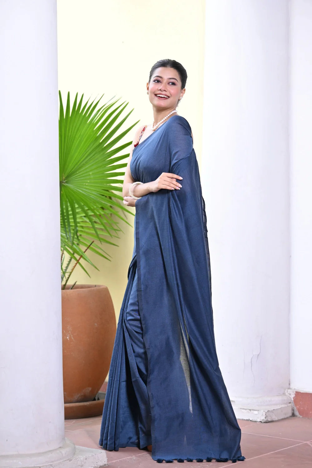 Handloom Darkest Grey Mul Saree