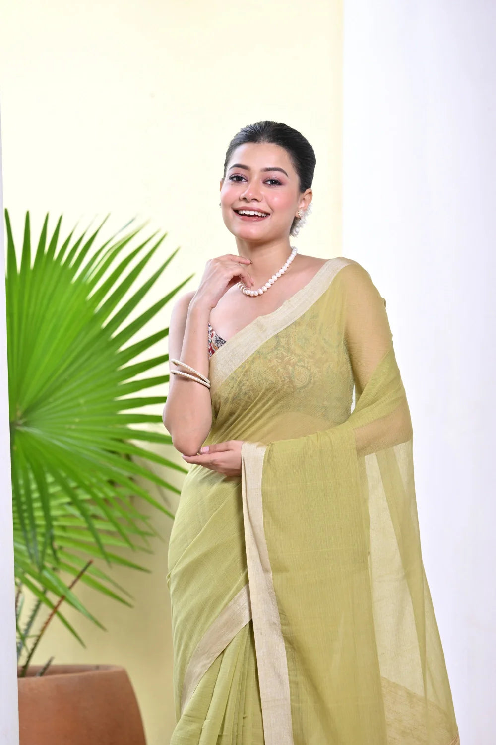 Handloom Leaf Green Pure Cotton Saree With Tussar Silk Border & Jute Pallu