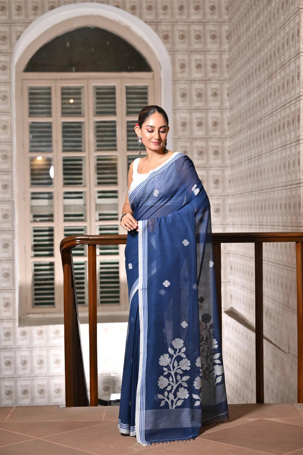 Handloom Navy Blue Contemporary Jamdani with Floral Motifs Saree