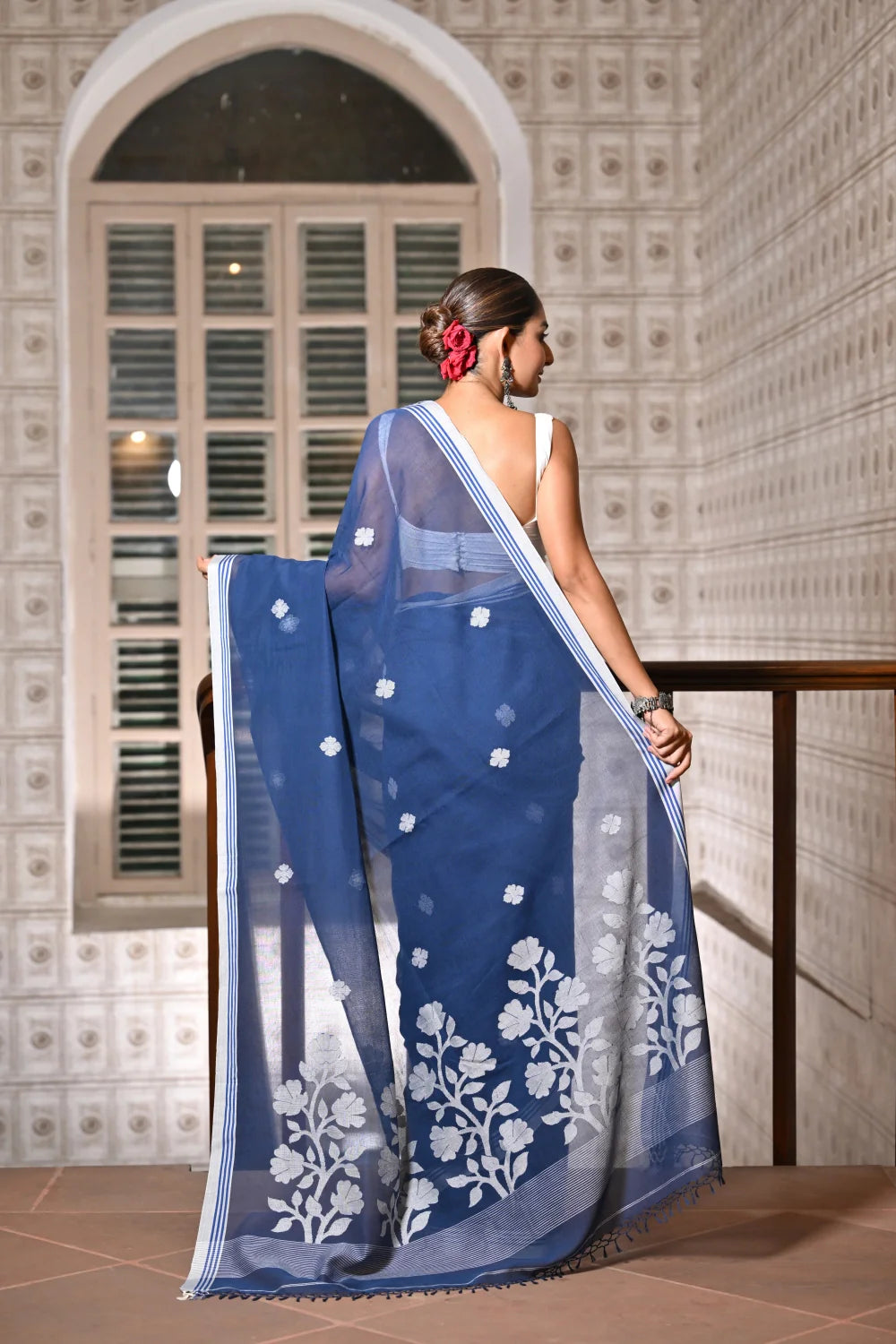 Handloom Navy Blue Contemporary Jamdani with Floral Motifs Saree