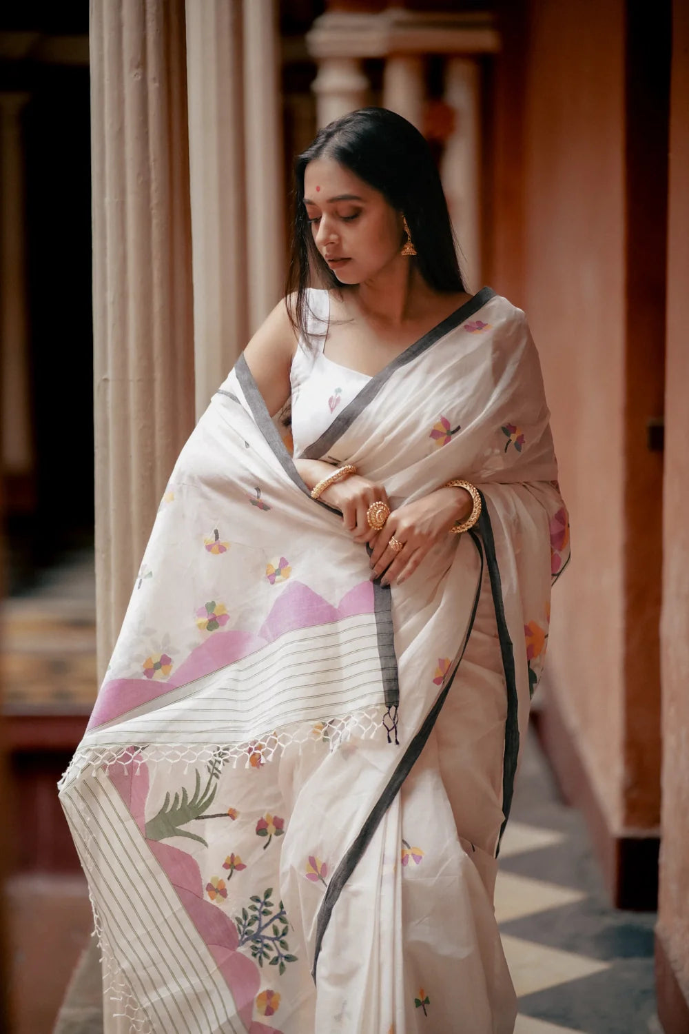 Handloom White Pure Cotton Multi colour Floral Jamdani