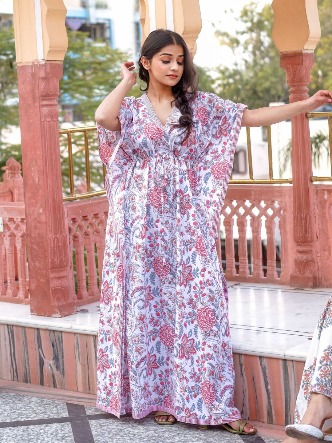 White And Pink Floral Print Kaftan