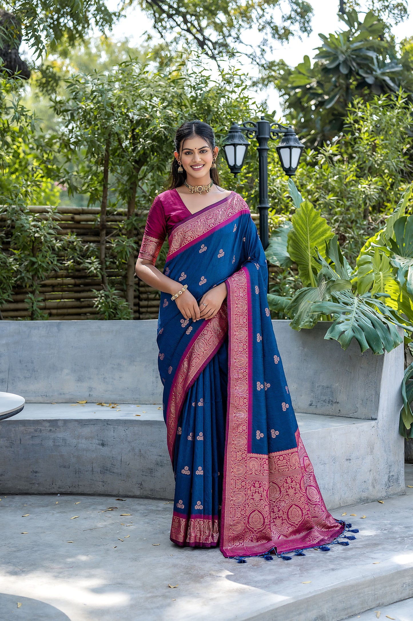 Navy Blue Vaishali Banarasi Silk Zari woven Handloom Saree