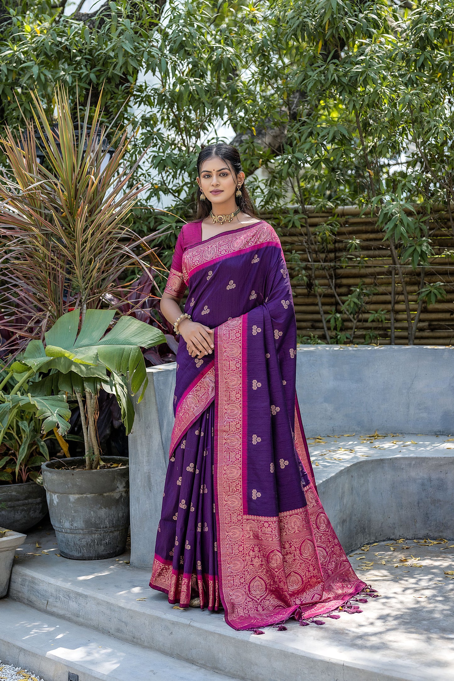 Wine Vaishali Banarasi Silk Zari woven Handloom Saree