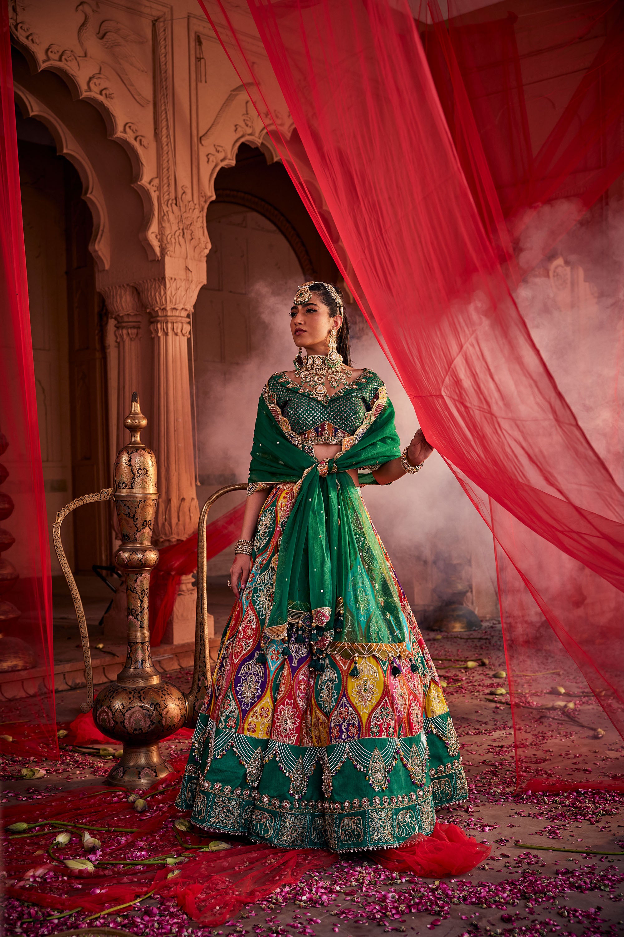 Drape Your Saree In Traditional Gharchola Saree Design | Gujarati Bridal  Look Ideas | Saree Draping - YouTube