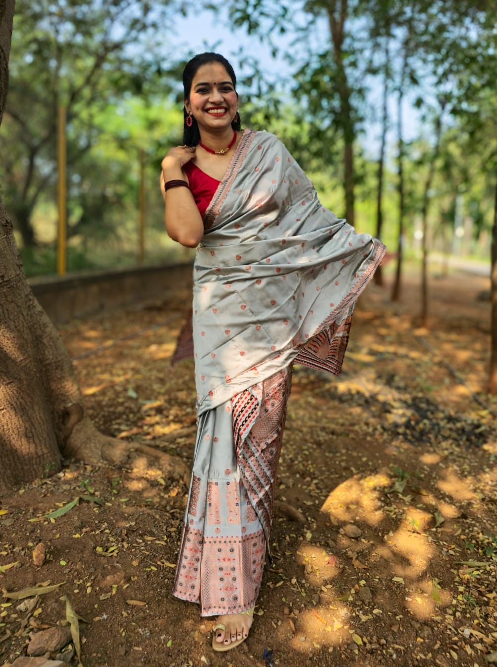 Banhi Grey Mekhela Chador Saree