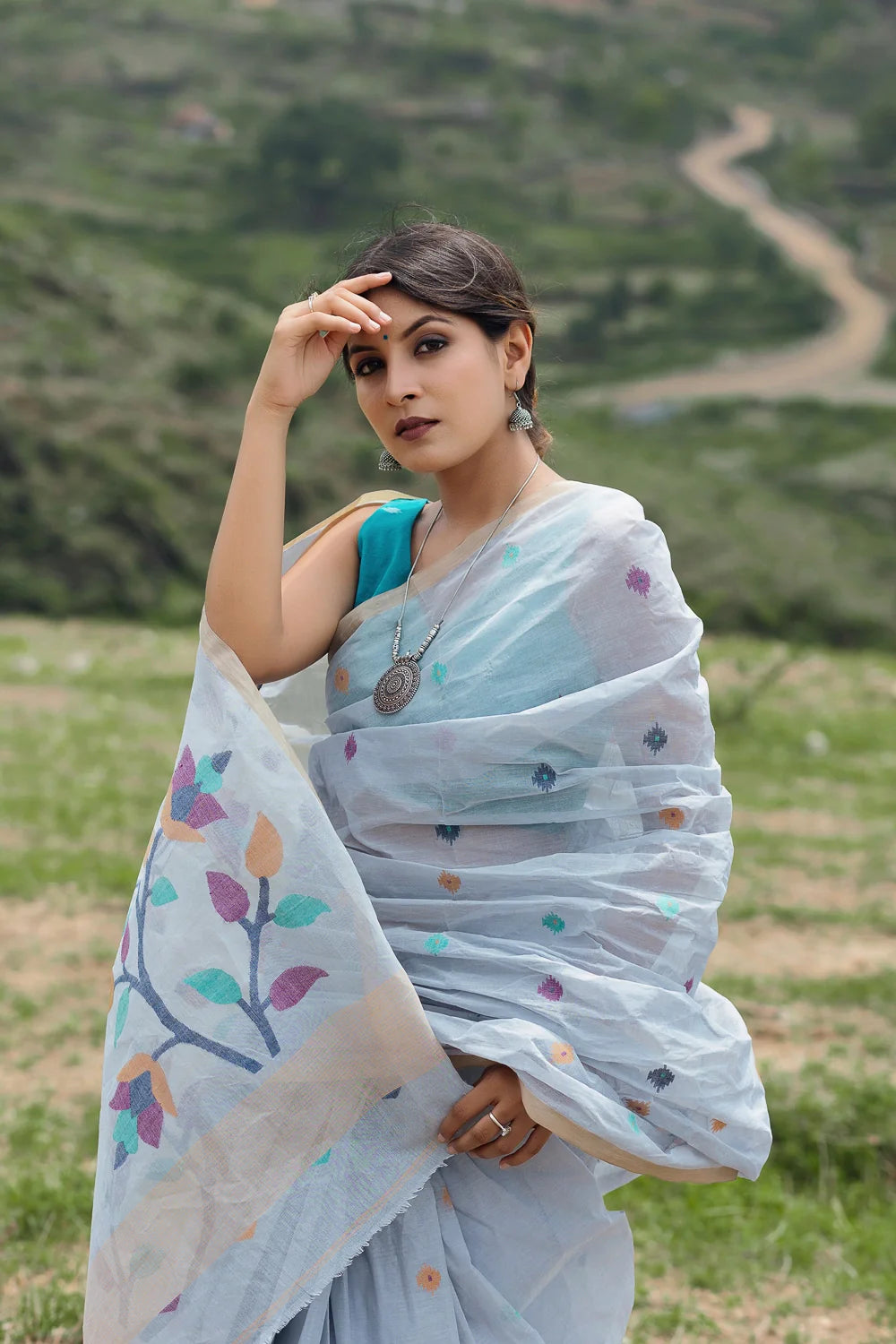 Handloom Blue Pure Cotton Jamdani Saree with Floral Motifs