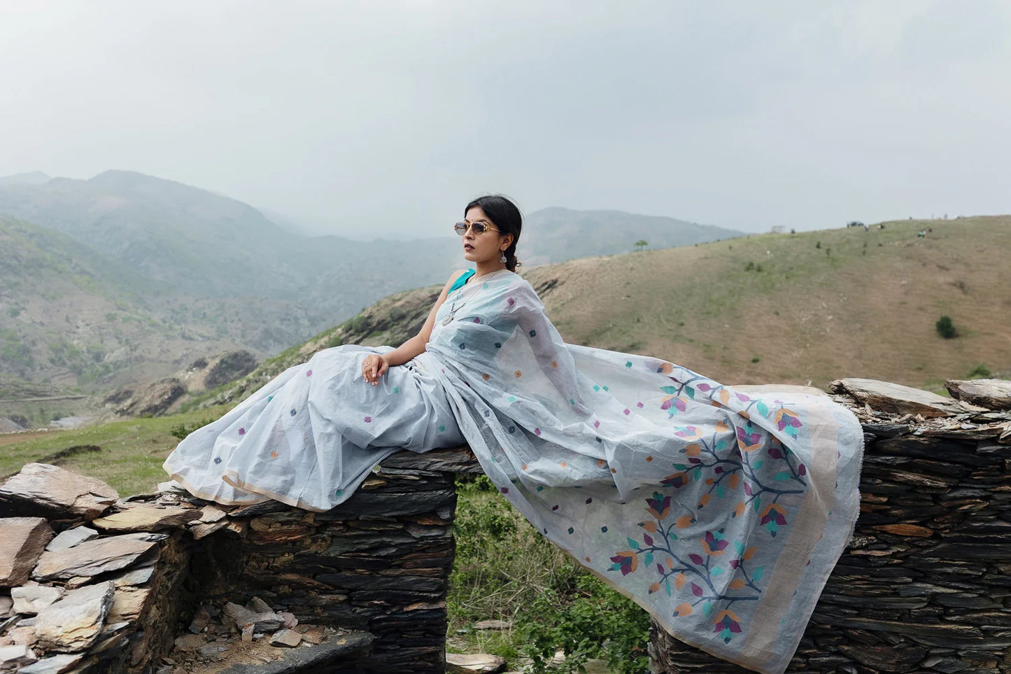 Handloom Blue Pure Cotton Jamdani Saree with Floral Motifs