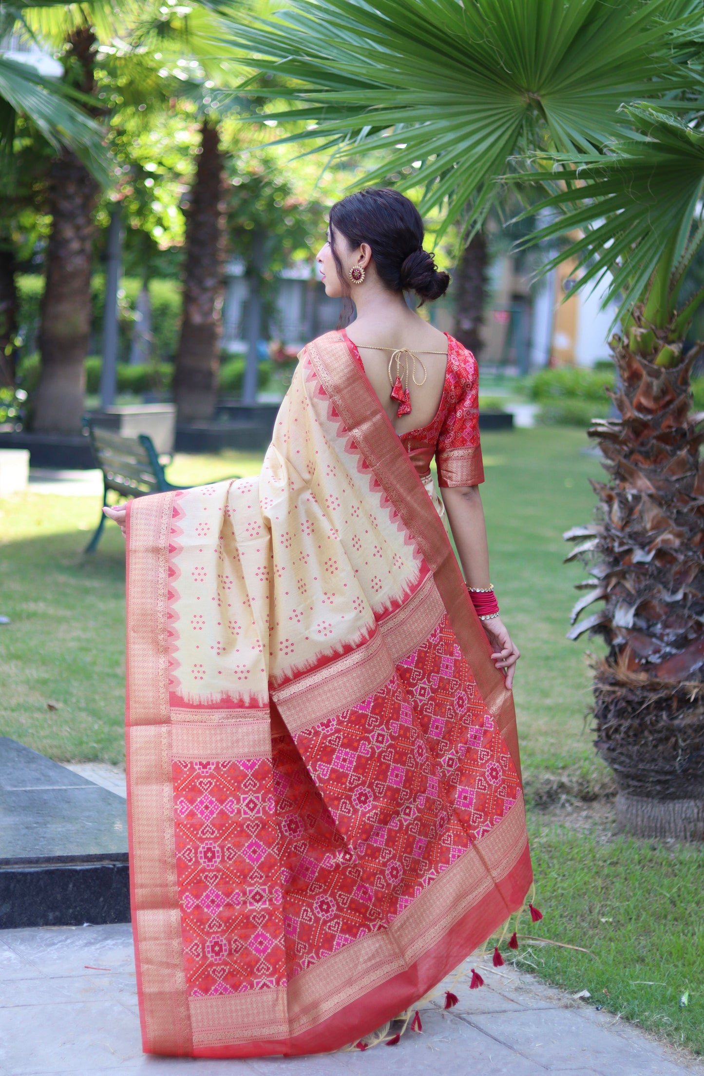 Cream Zari Woven Raw Silk Patola saree