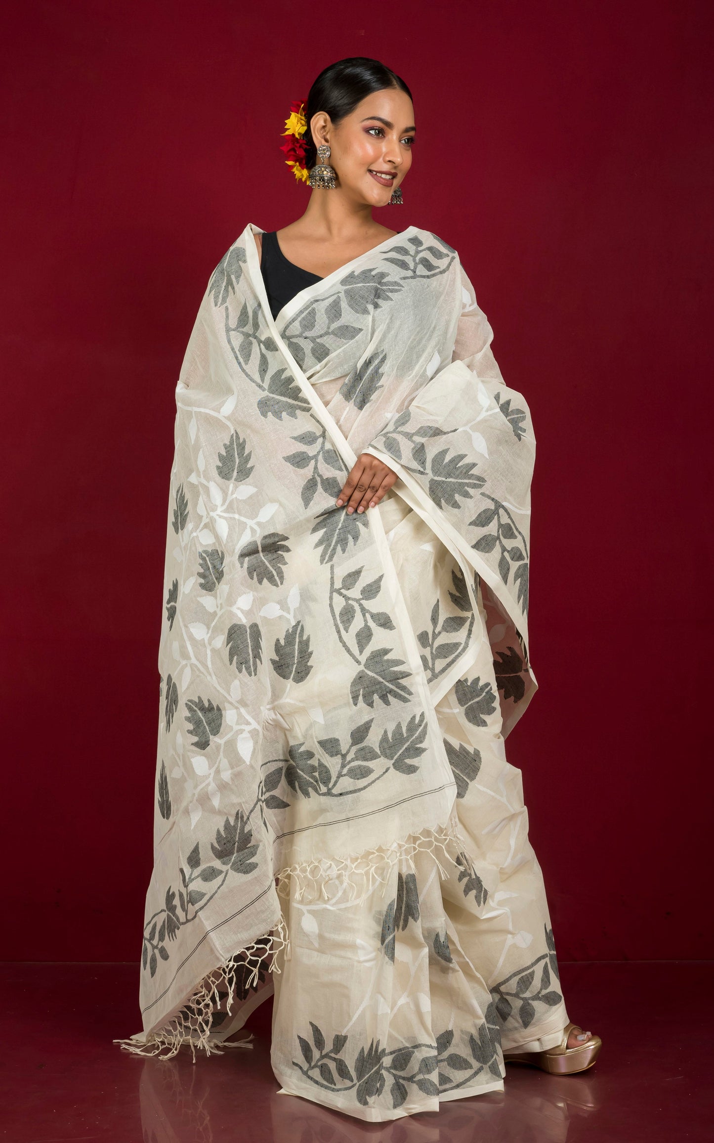 Bengal's Pride Premium Hand Woven Jangla Jaal Work Cotton Dhakai Jamdani Saree in Off White and Black Thread Work