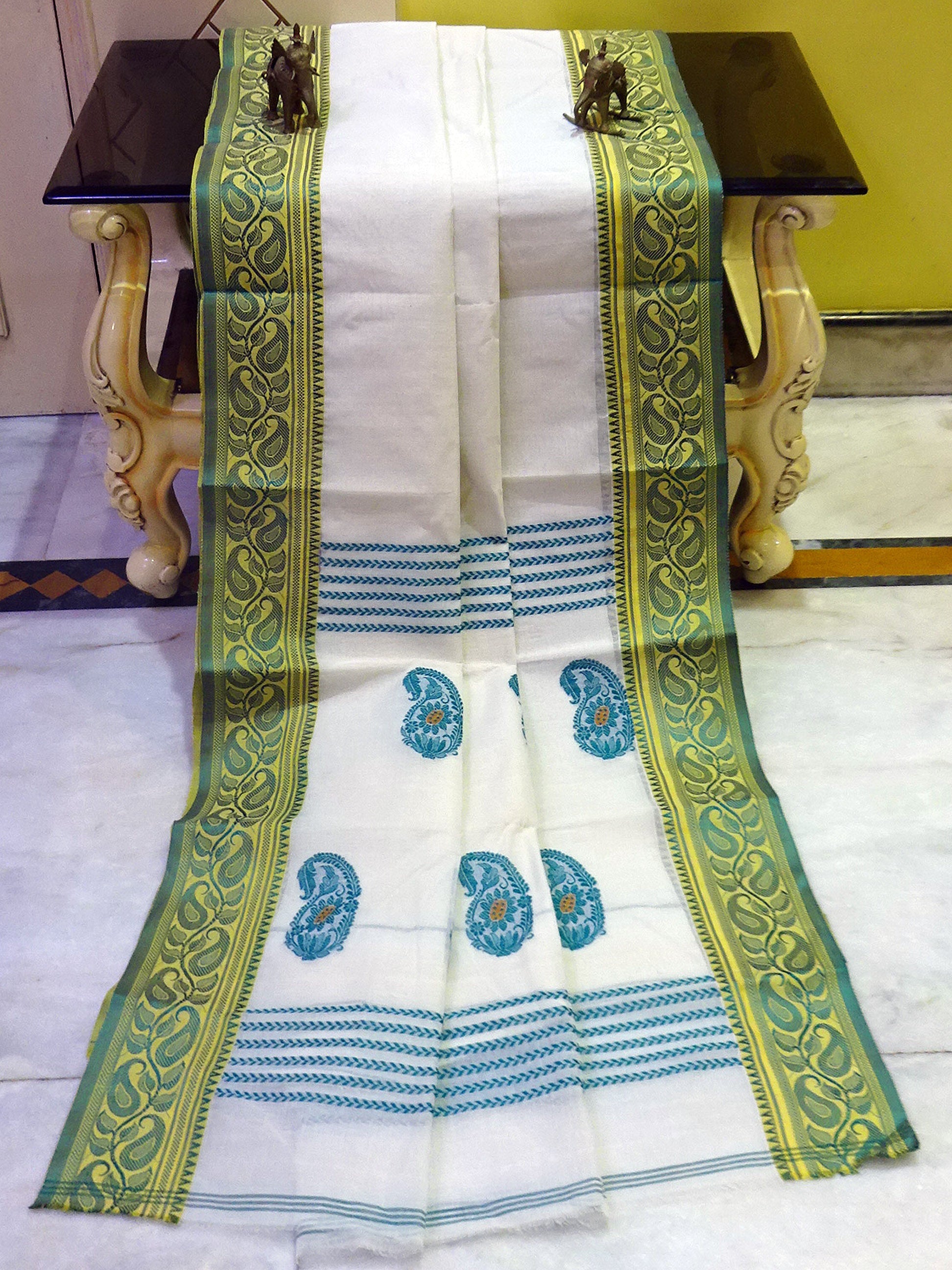 Sil Nakshi Border Bengal Handloom Cotton Bomkai Saree in Off White and Multicolored Thread Work