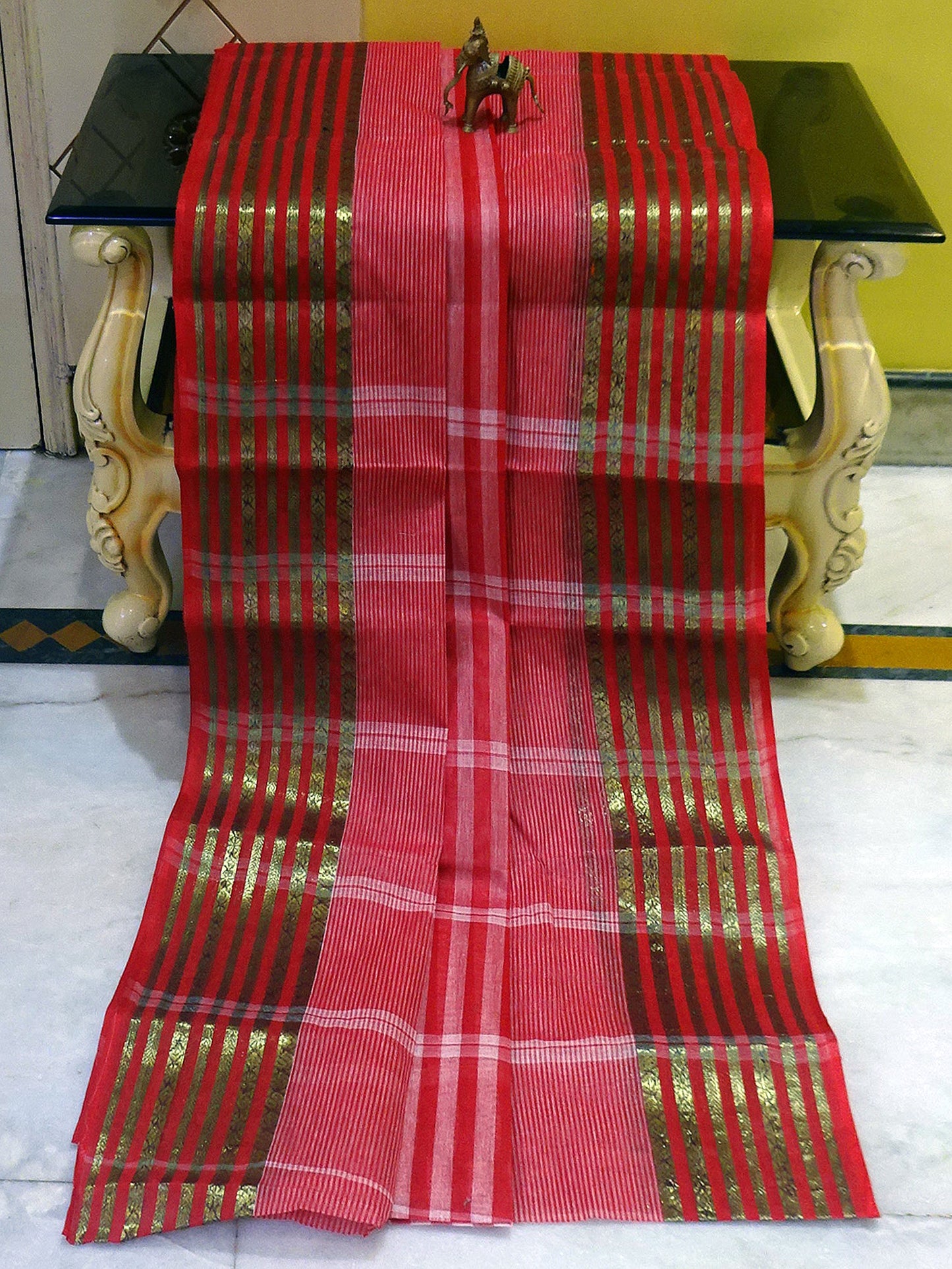 Bengal Handloom Cotton Saree in Zari Nakshi Border