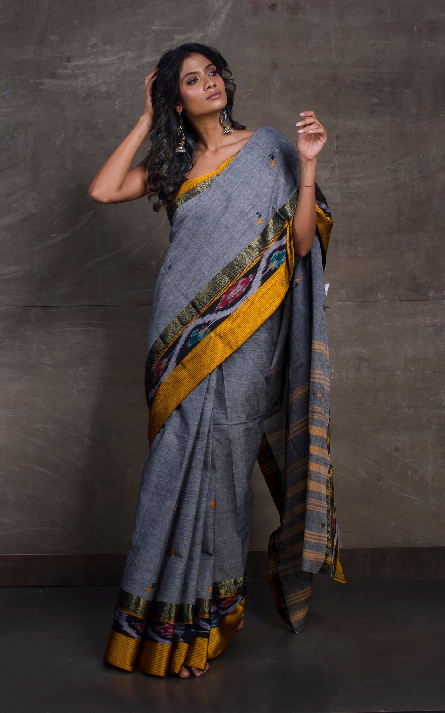 Bengal Handloom Begampuri Cotton Kotki Border Saree in Grey and Yellow