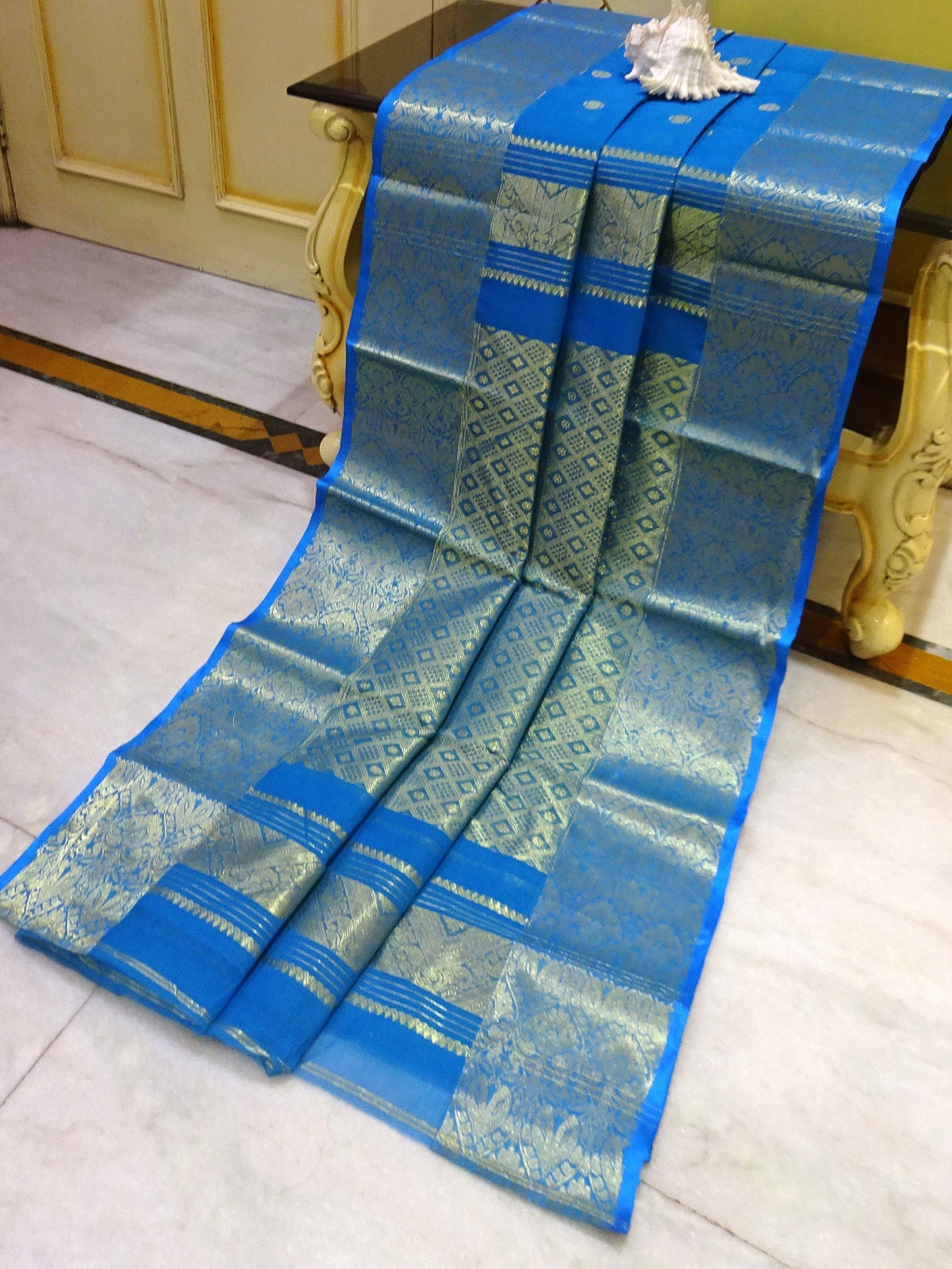 Bengal Handloom Tanchui Work  Patli Pallu Saree in Ultramarine Blue and Gold