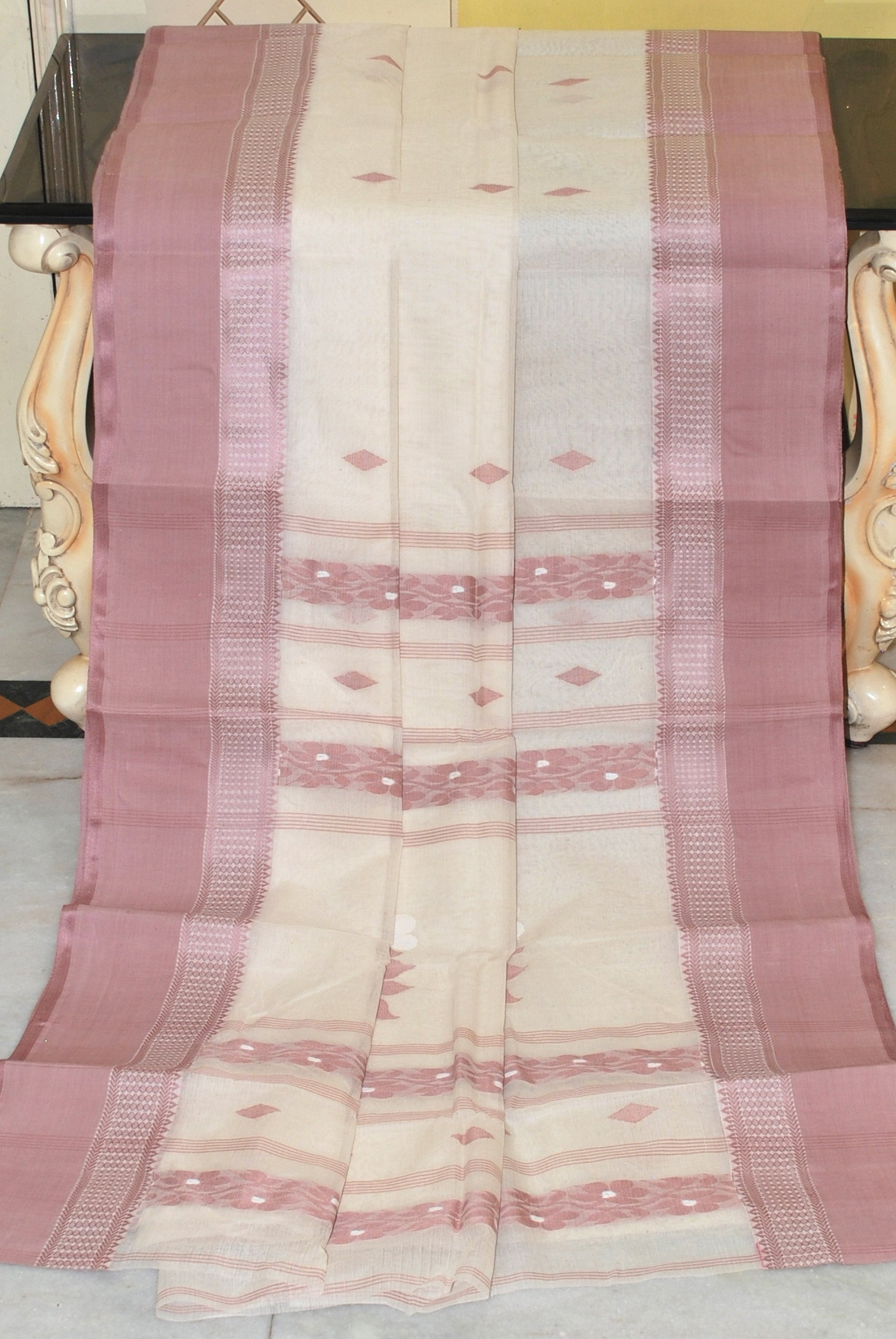 Woven Matta Nakshi Border Premium Quality Bengal Handloom Cotton Saree in Off White and Copper Rose