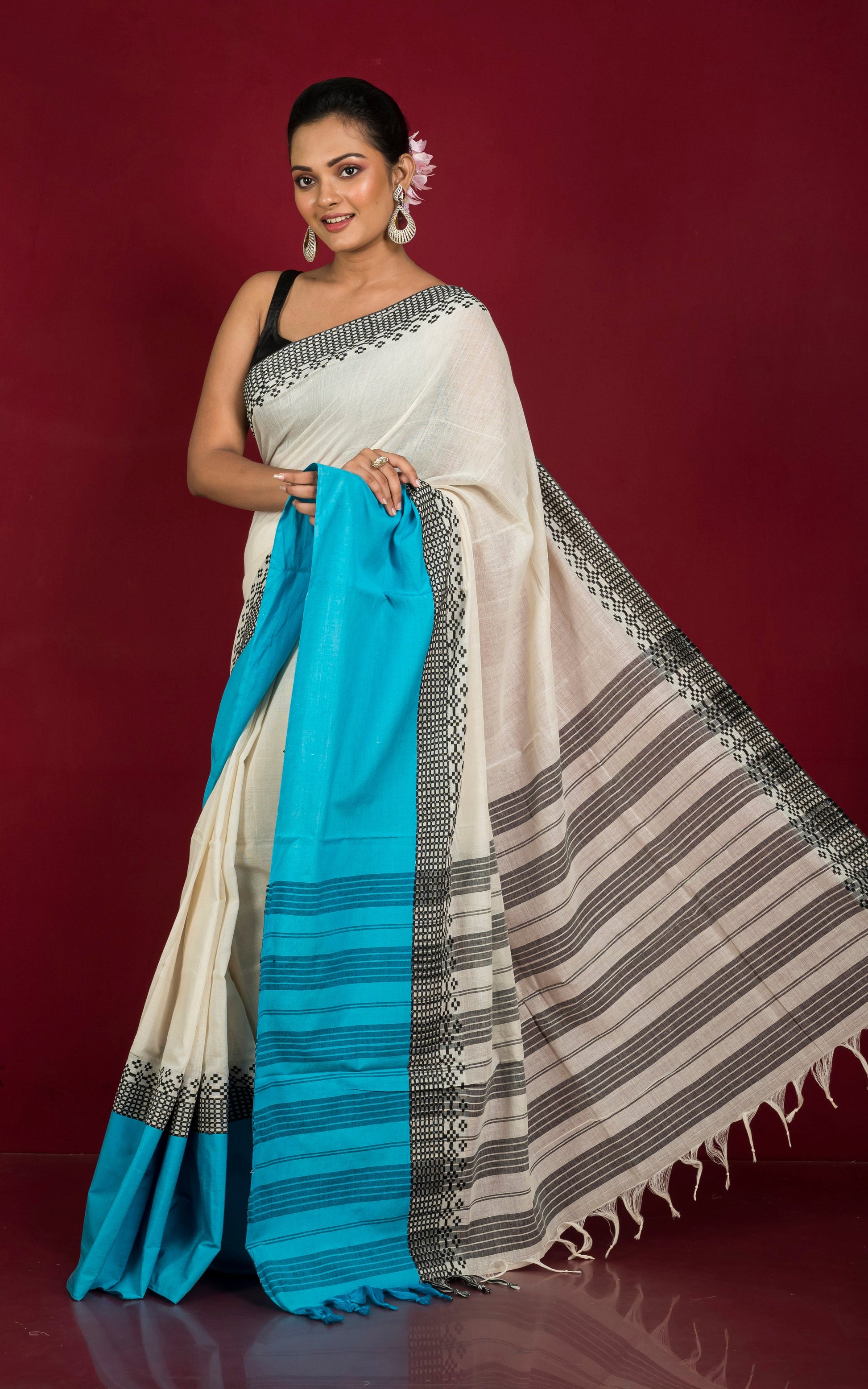 Begampuri Bengal Handloom Nakshi Skirt Border Cotton Saree in Off White, Black and Blue