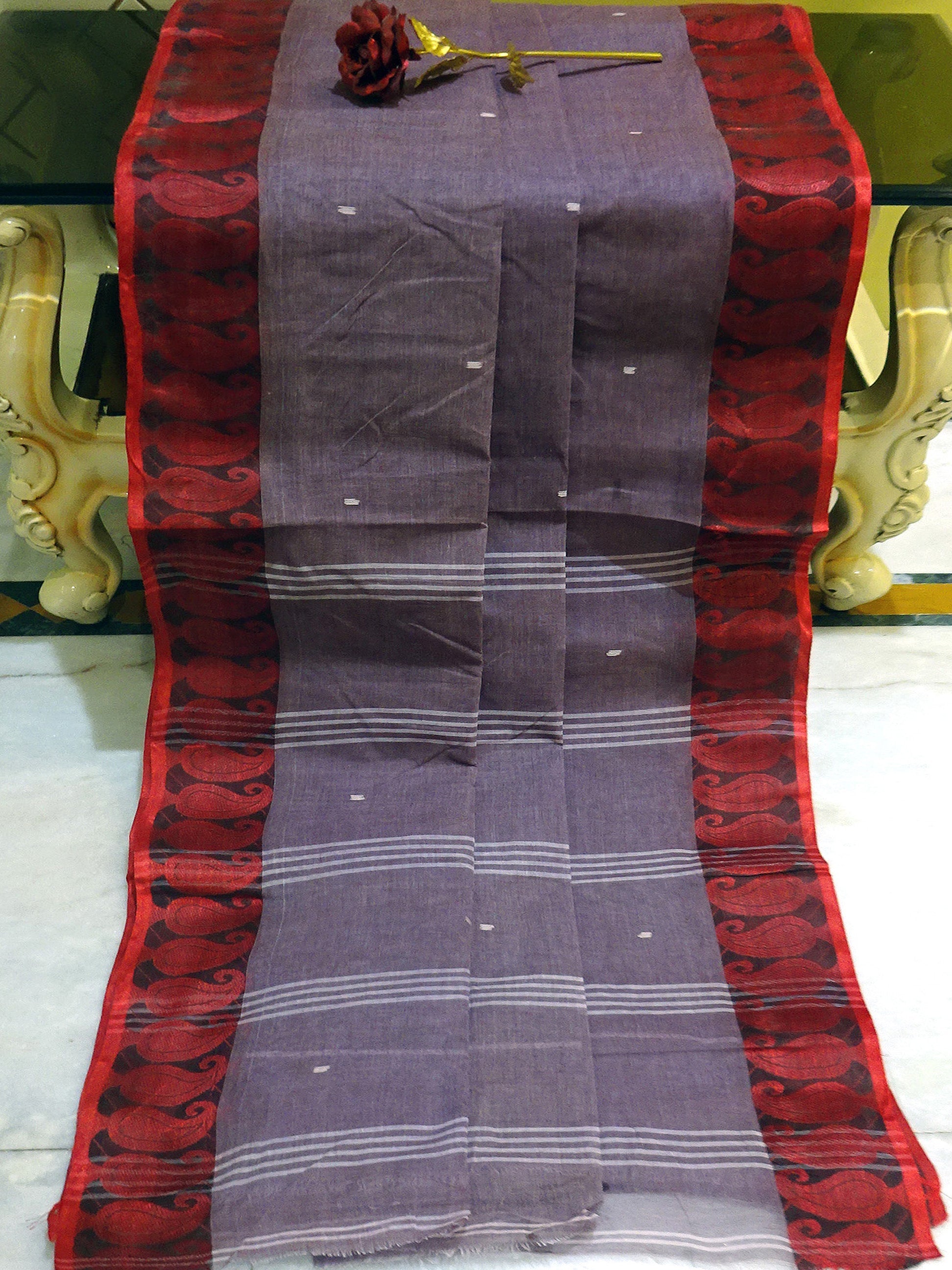 Woven Paisley Motif Work Bengal Handloom Cotton Saree in Grape and Dark Red