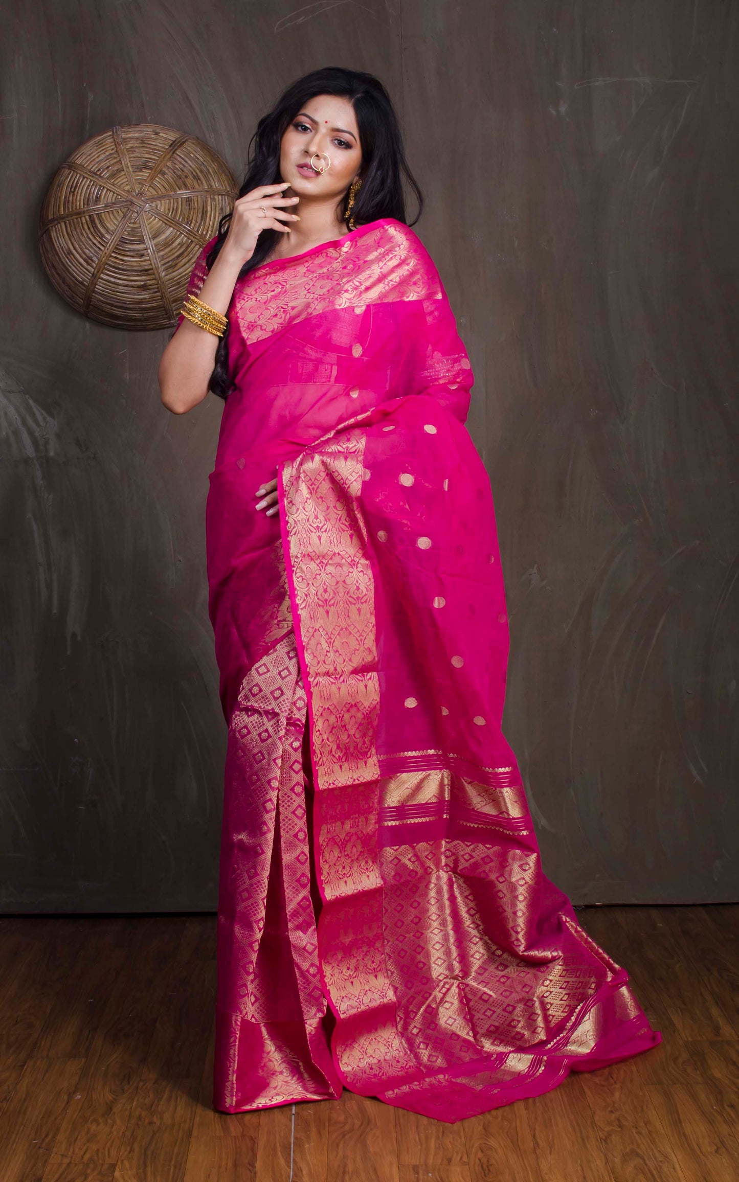 Bengal Handloom Tanchui Work Patli Pallu Saree in Hot Pink and Gold