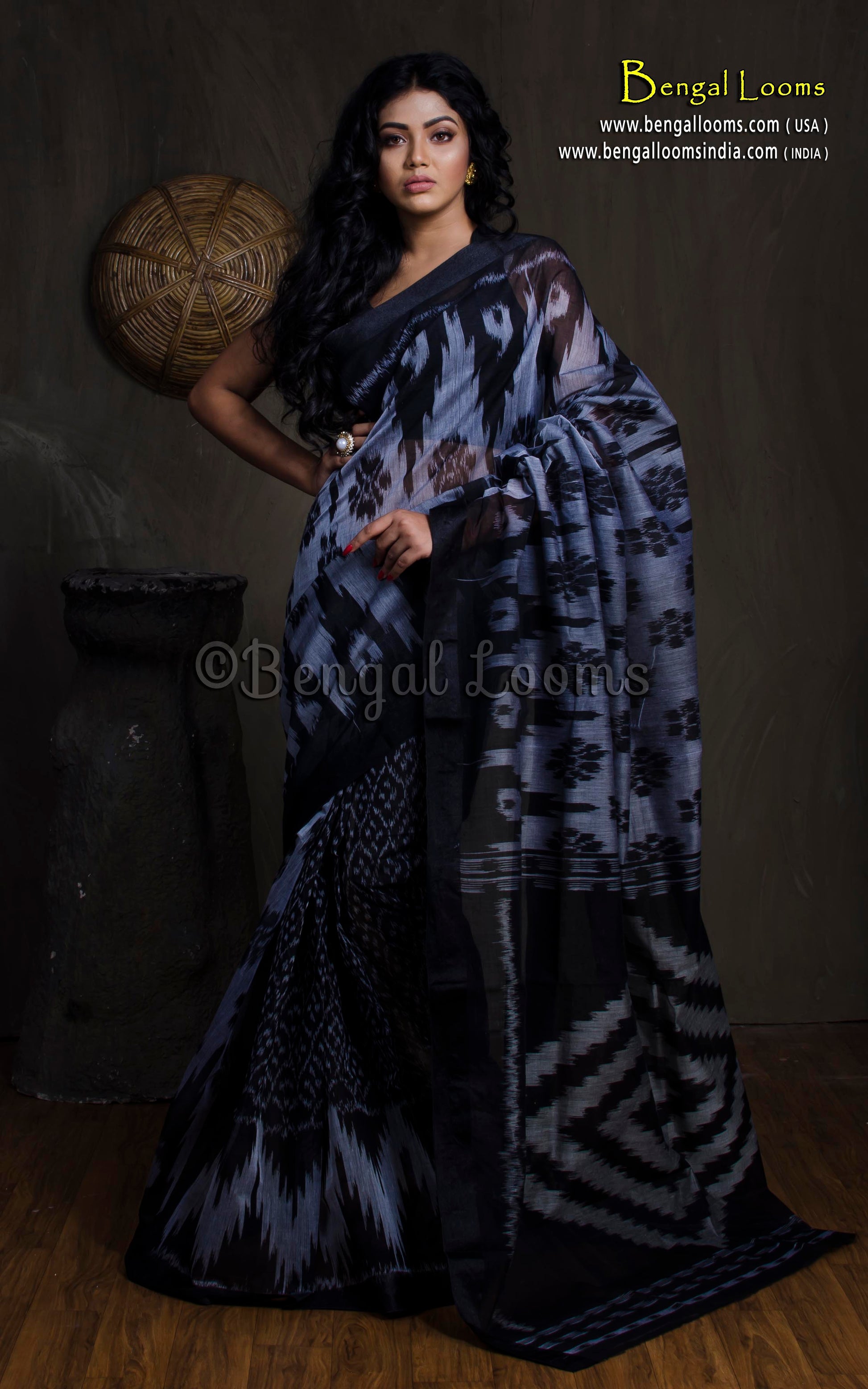 Begampuri Bengal Handloom Sambalpuri Kotki  Cotton Saree in Light Grey and Black