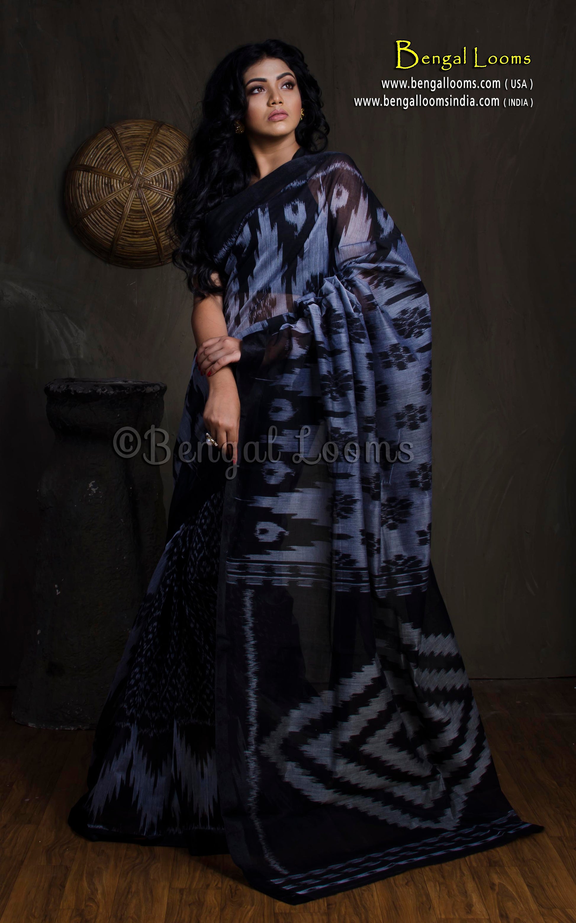 Begampuri Bengal Handloom Sambalpuri Kotki  Cotton Saree in Light Grey and Black