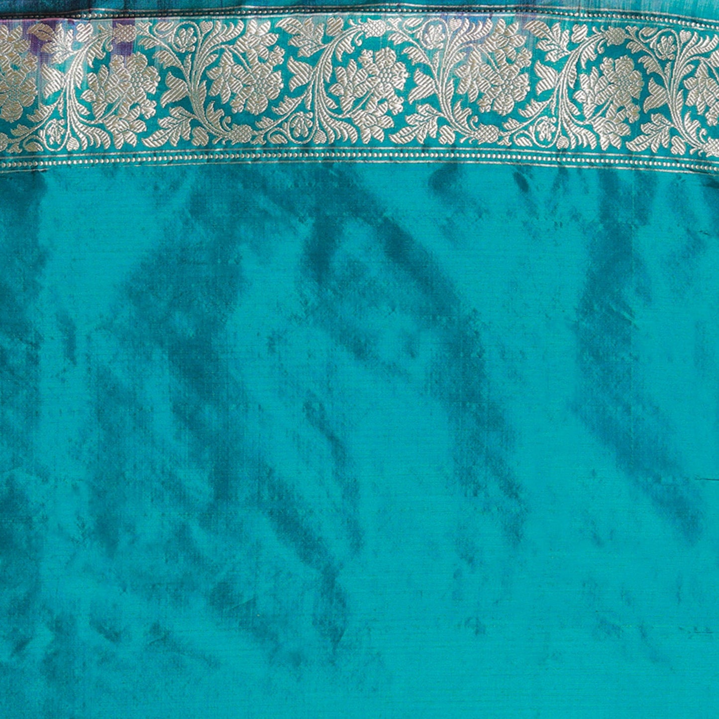 Morkanthi Handwoven Kadwa Katan Silk Saree - Panaya