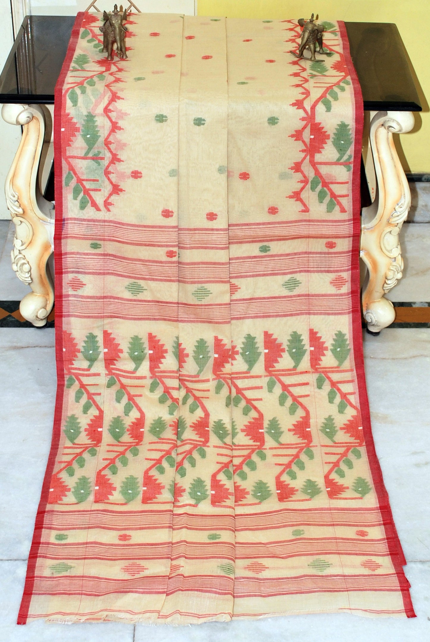 Hand Karat Needle Woven Work Pure Cotton Bengal Jamdani Saree in Beige, Red and Green