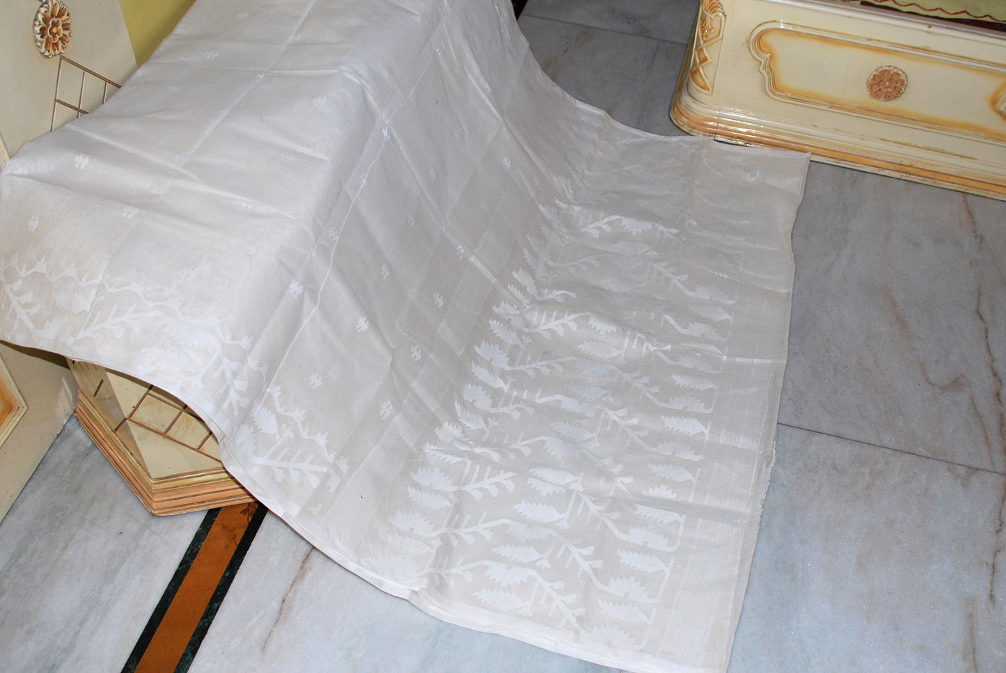 Hand Karat Needle Woven Work Pure Cotton Bengal Jamdani Saree in Off White and White