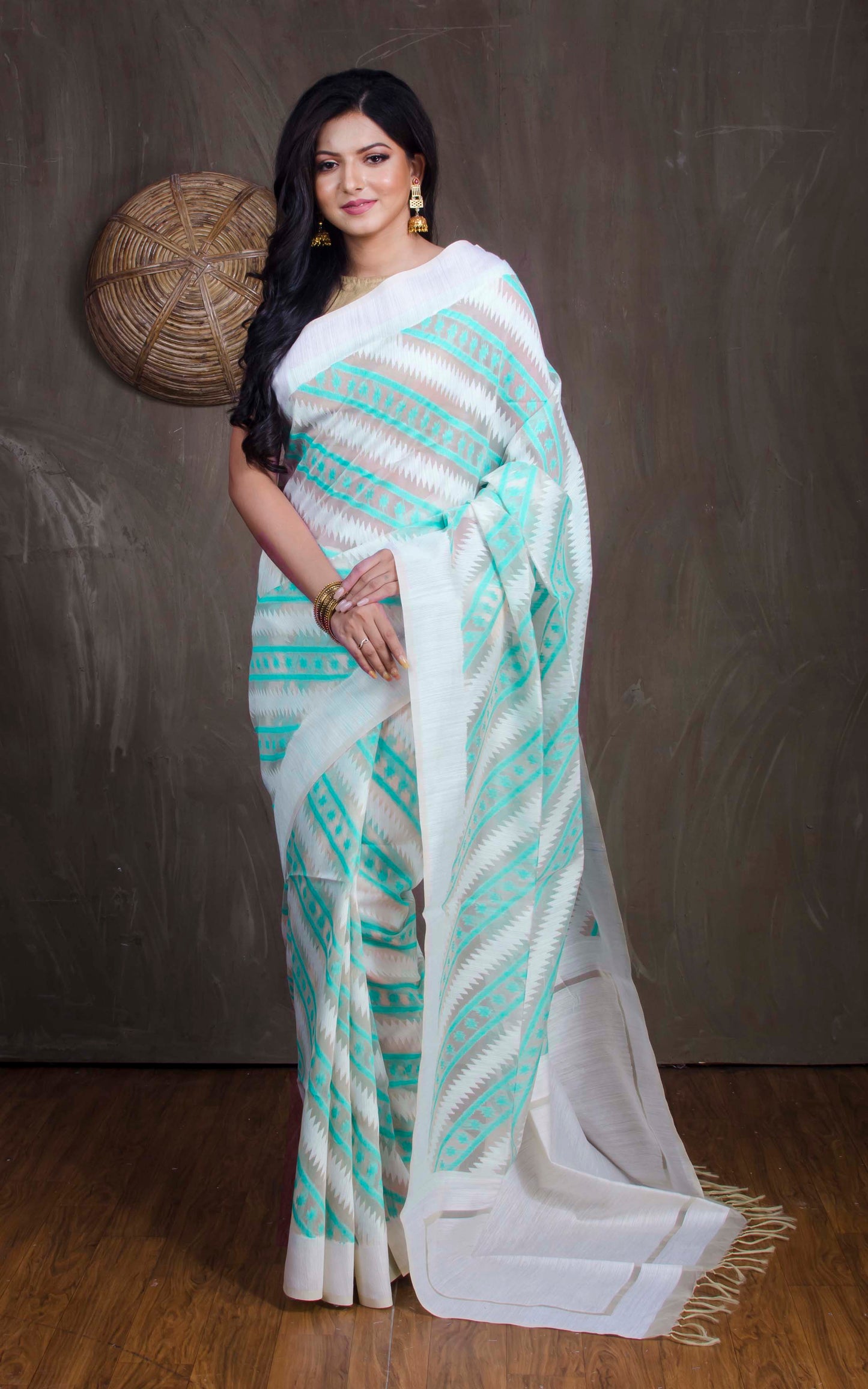 Blended Cotton Muslin Jamdani Saree in White and Sea Green