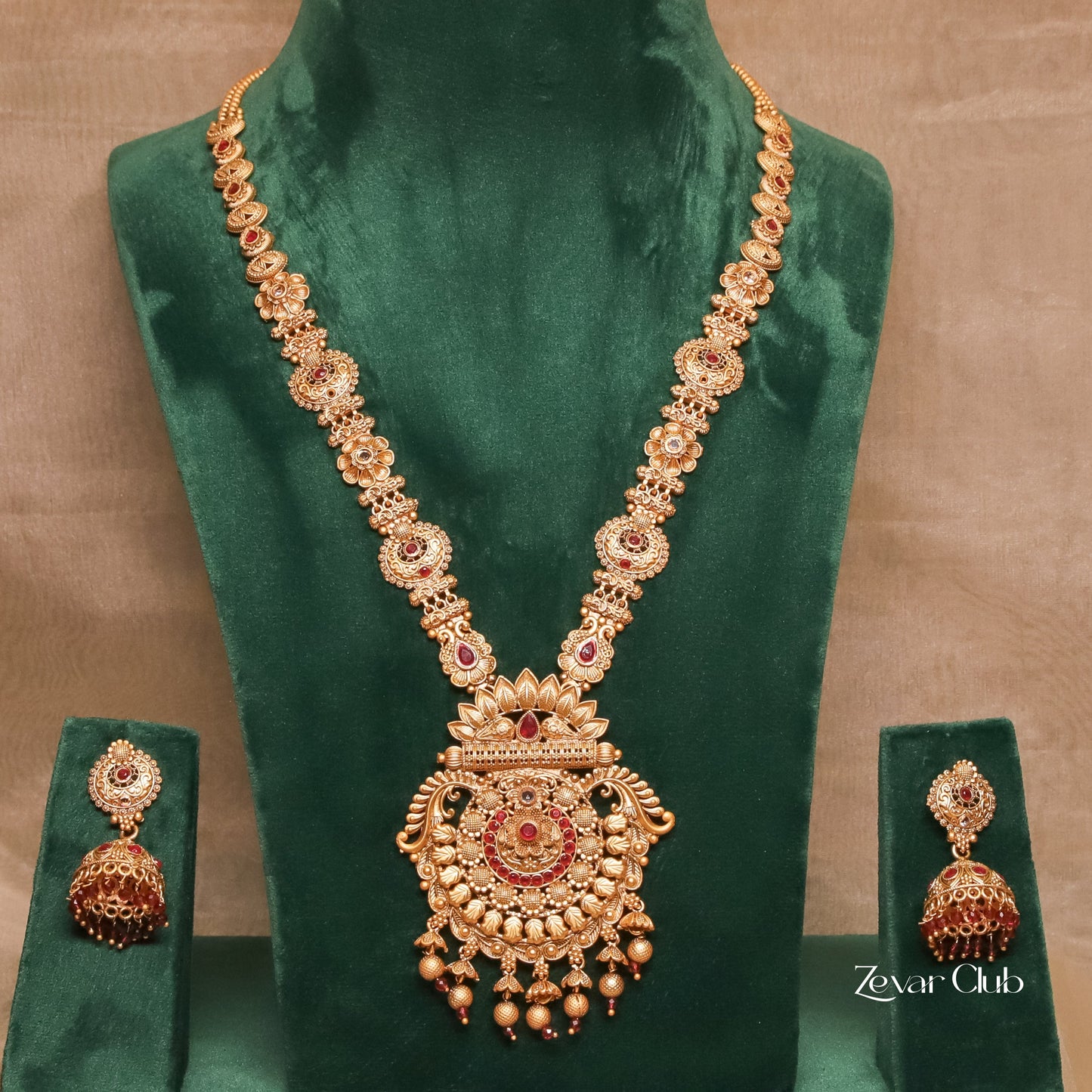 Zevar Club Timeless Glamorous Red Jewellery Set (18K Gold Plated)