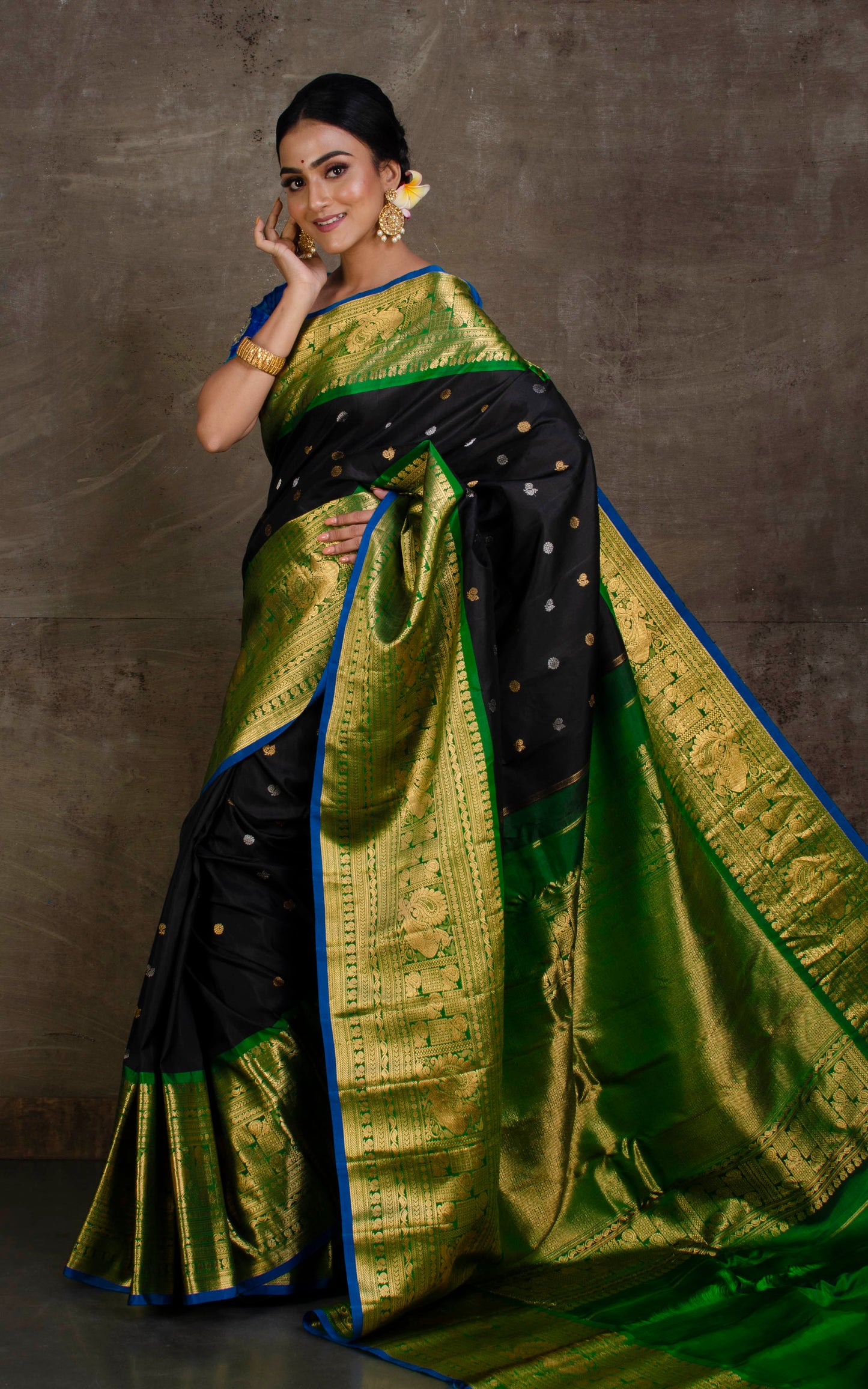 Exclusive Mahapar Nakshi Border Gadwal Silk Saree in Onyx Black, Emerald Green and Golden Zari Work